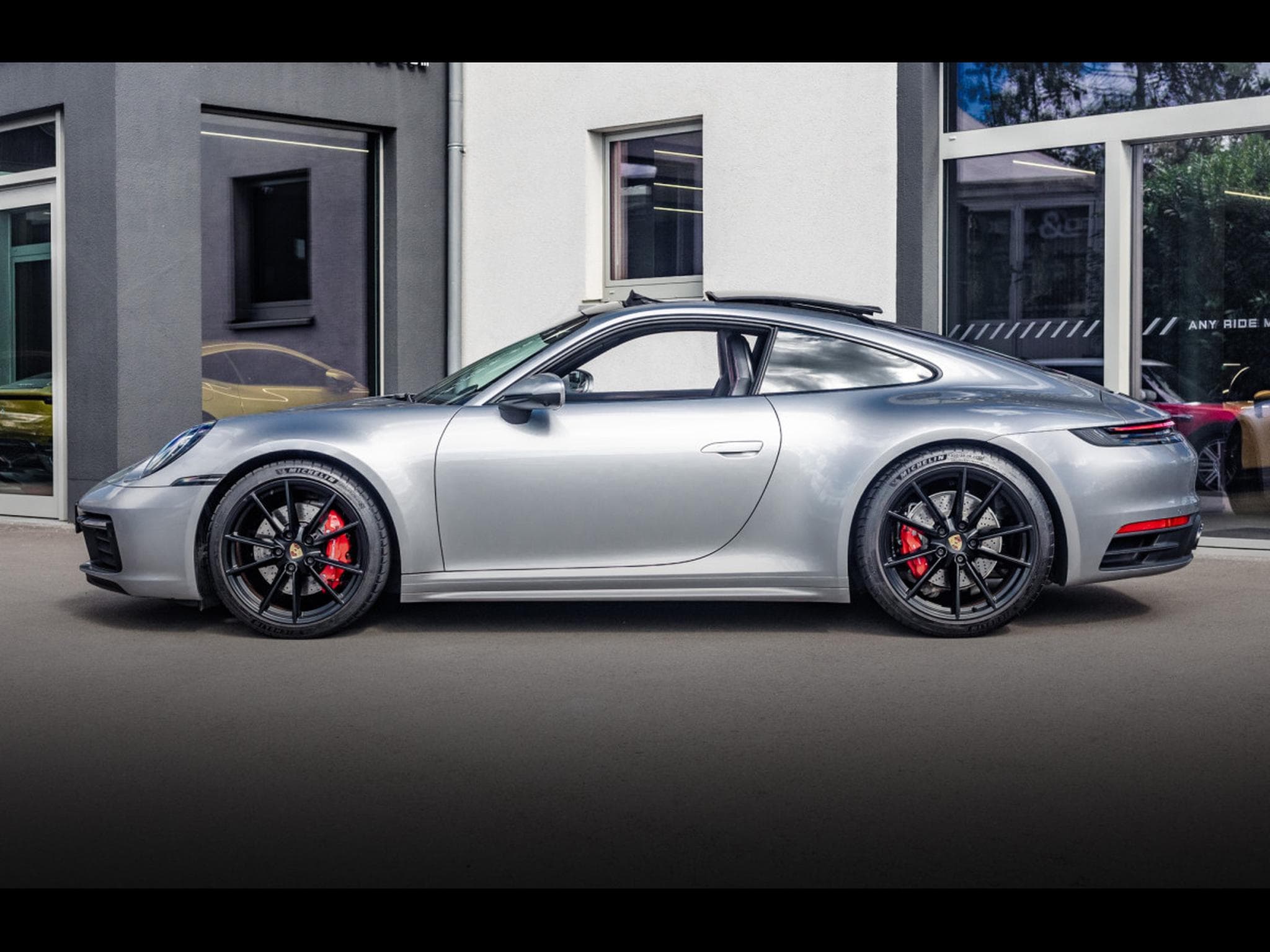 Porsche 911 (992.1) CARRERA 4S COUPE PDK - GT-SILVER (2020) - Foto 2