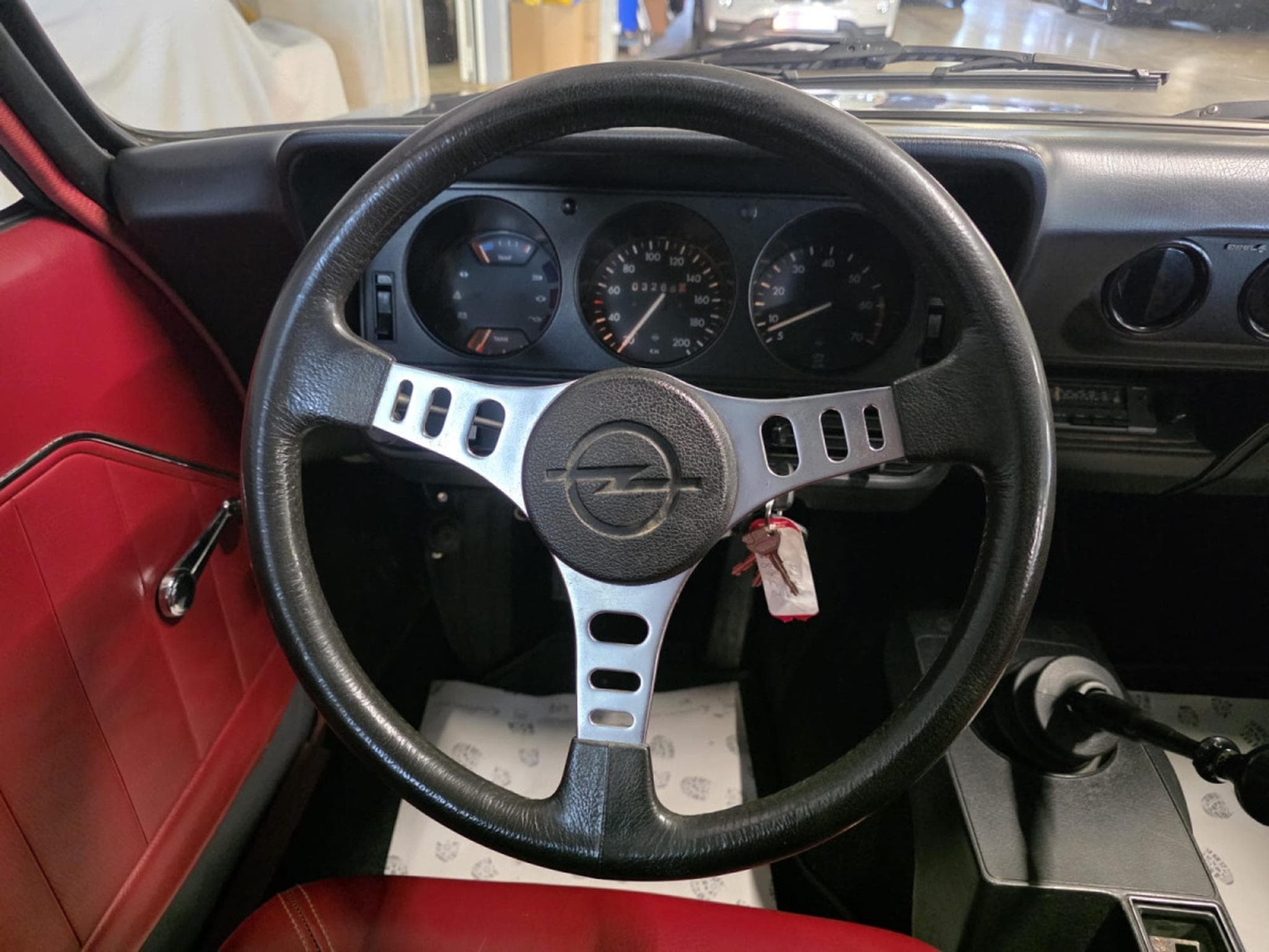 Opel Manta 1.9 (1972) - Photo 17