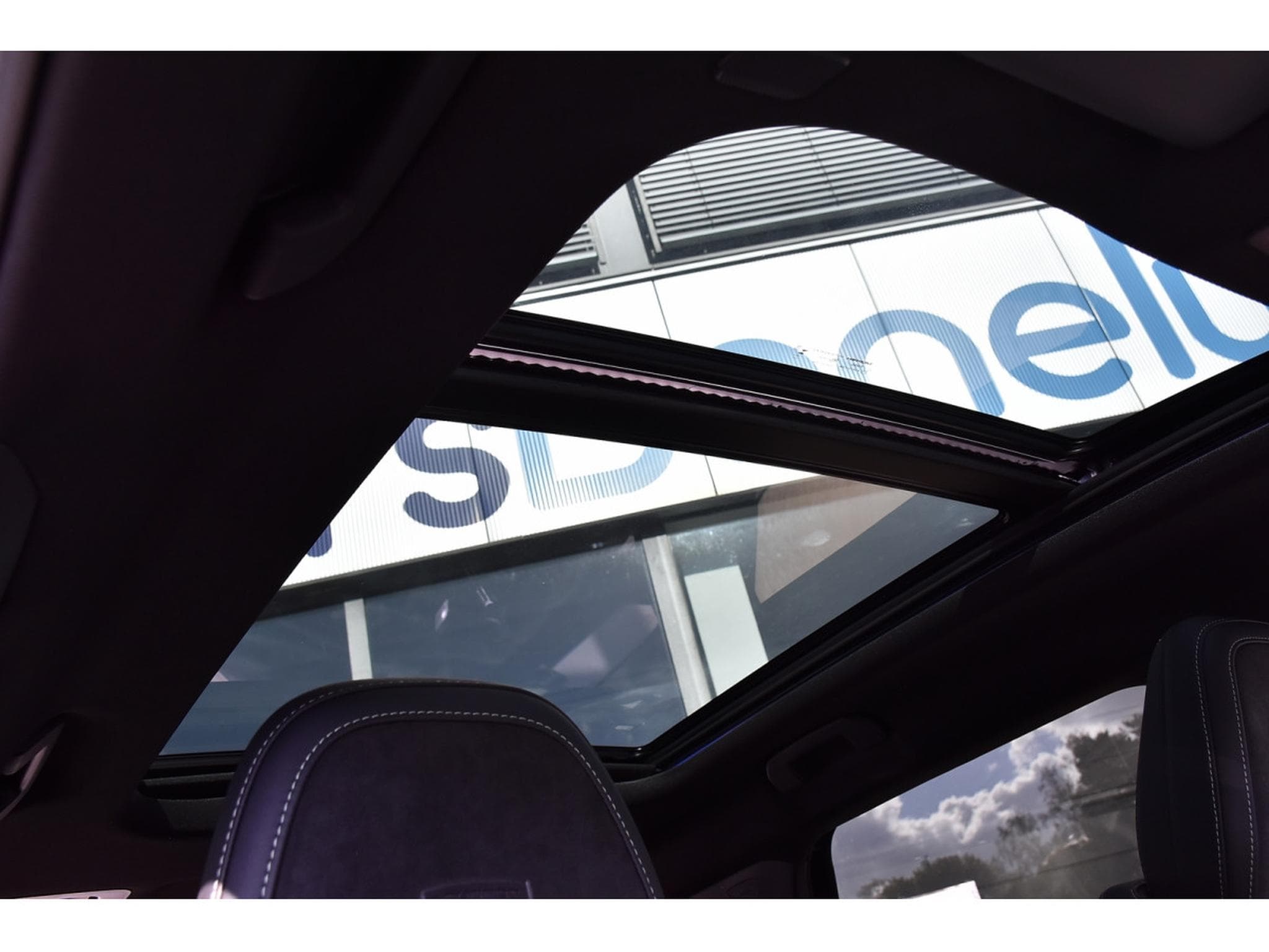 Peugeot 5008 Hybrid 145 GT Exclusive e-DCS6 PANO ACC CAM360 NEUF (2026) - Photo 9
