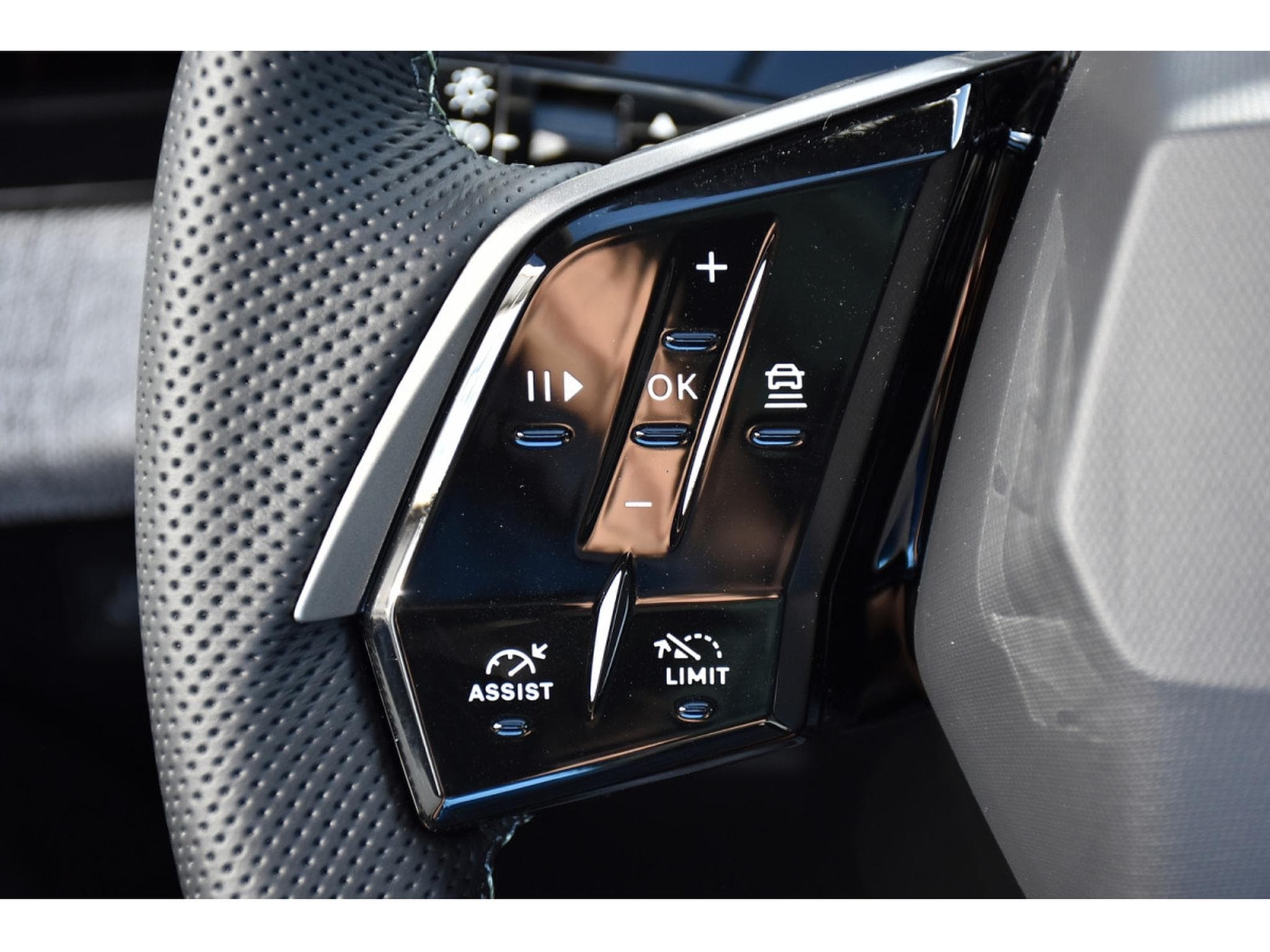 Peugeot 5008 Hybrid 145 GT Exclusive e-DCS6 PANO ACC CAM360 NEUF (2026) - Photo 23