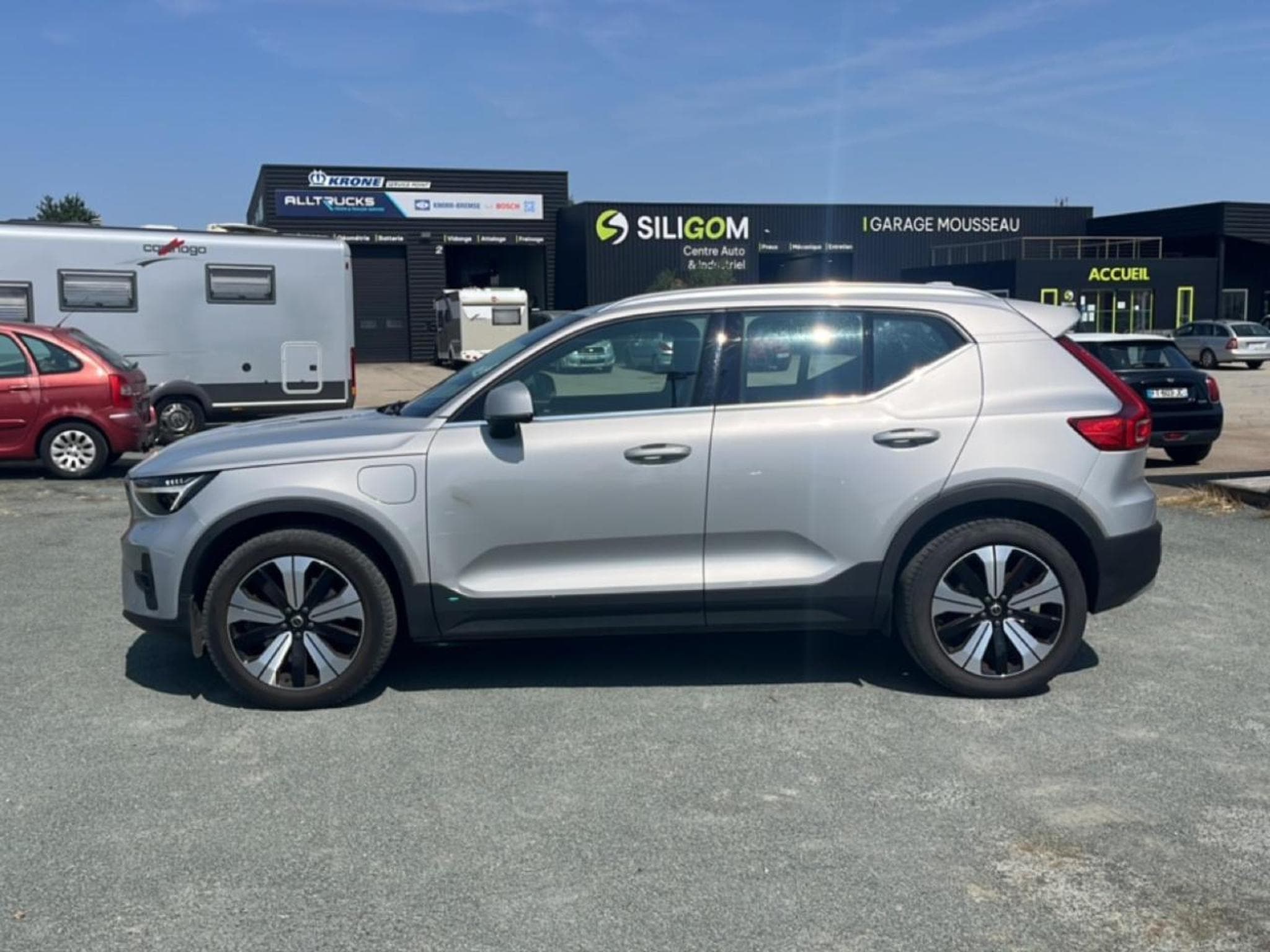 Volvo XC40 1.5 T5 262 ULTIMATE (2023) - Photo 8