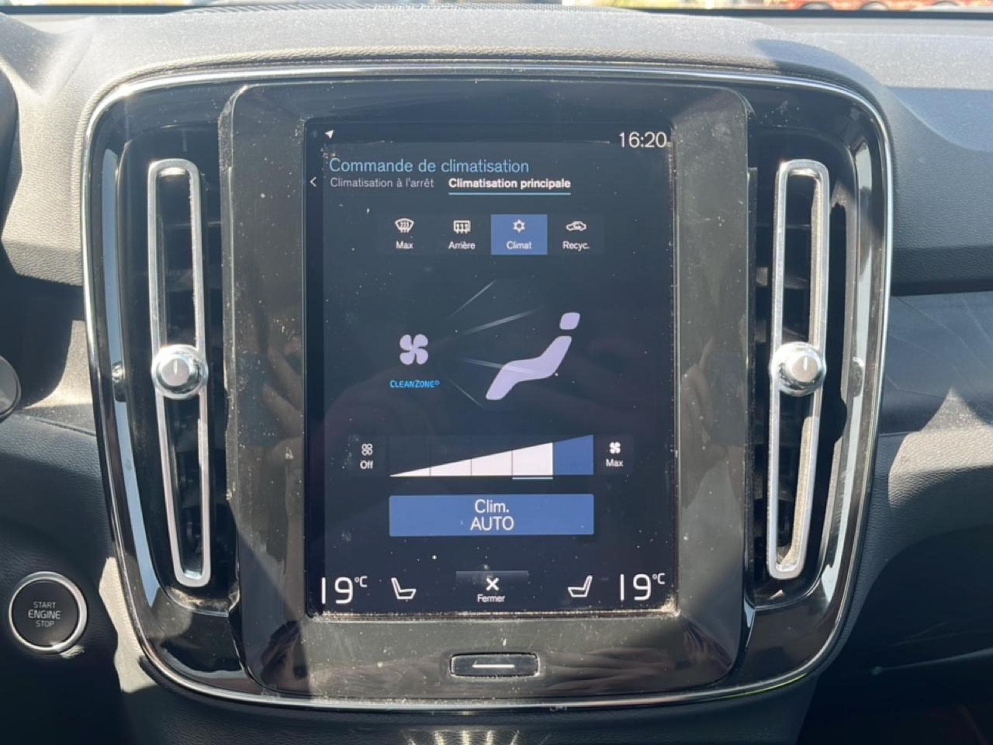 Volvo XC40 1.5 T5 262 ULTIMATE (2023) - Photo 19