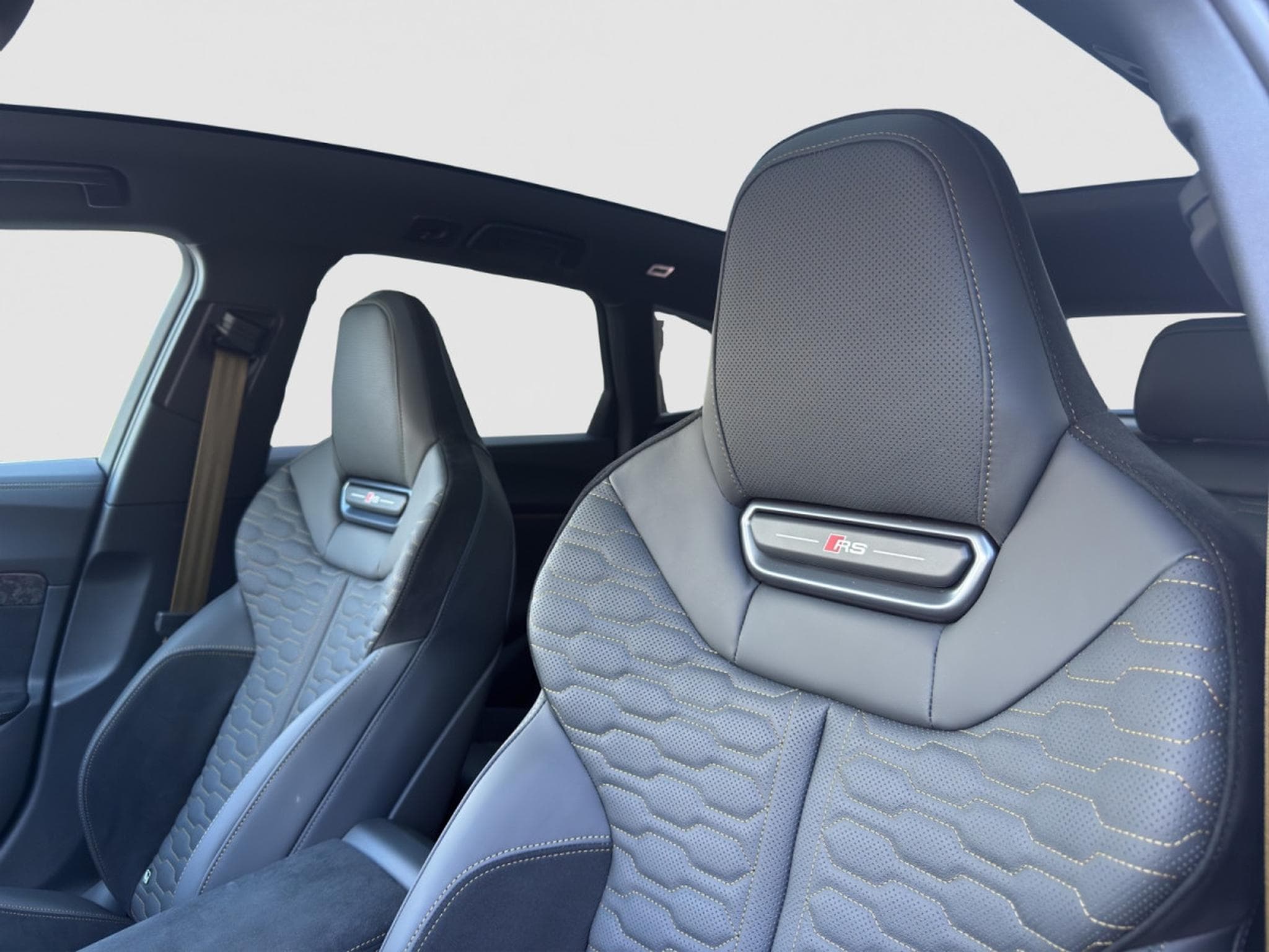 Audi RS5 AVANT 3.9 TFSI PHEV QUATTRO TIPTRONIC (639 CH) - PACK CARBON (2026) - Photo 8