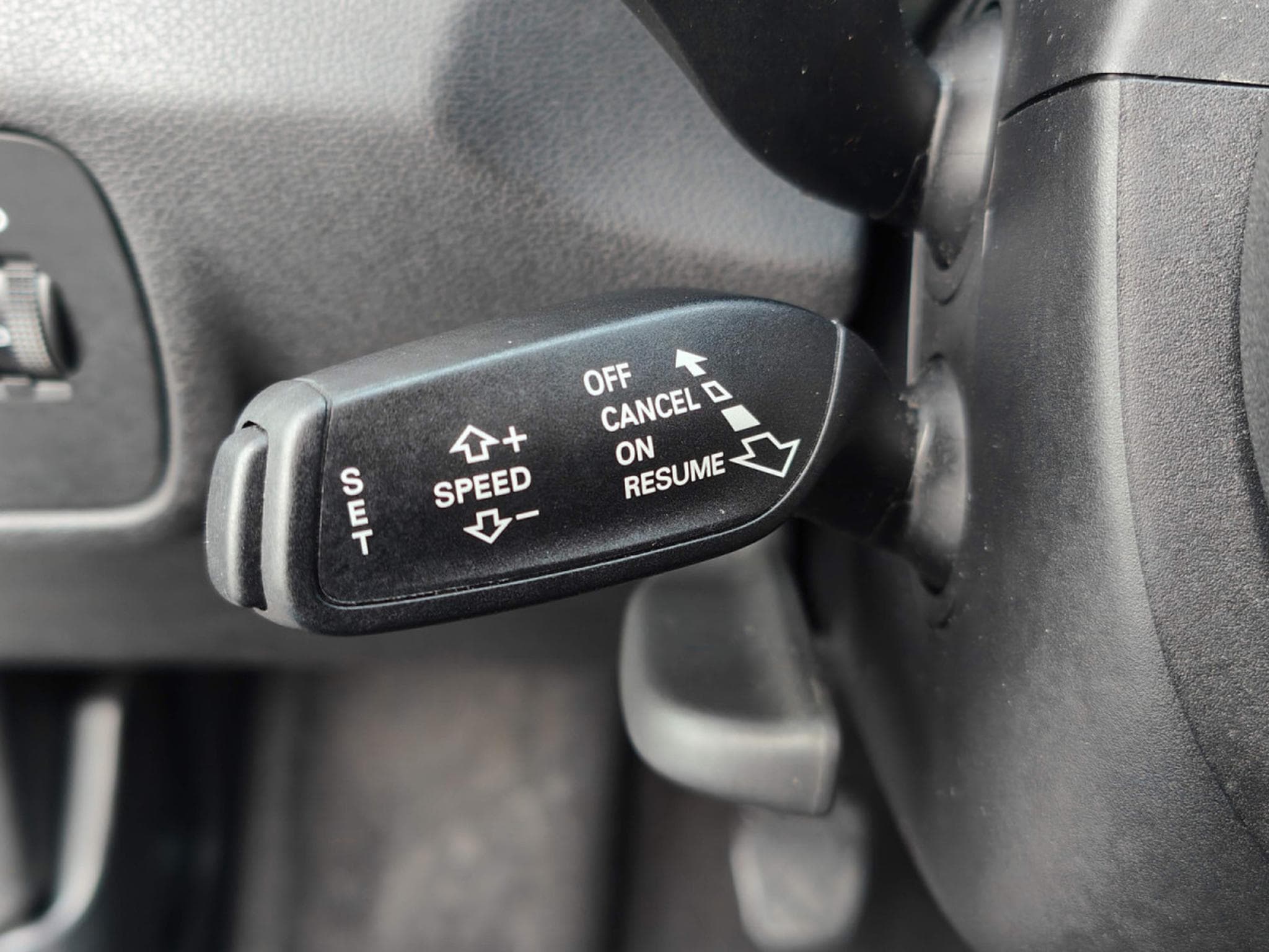 Audi A1 1.6 TDI SPORTBACK GPS BLUETOOTH CLIM AUTO APS AR (2015) - Photo 17