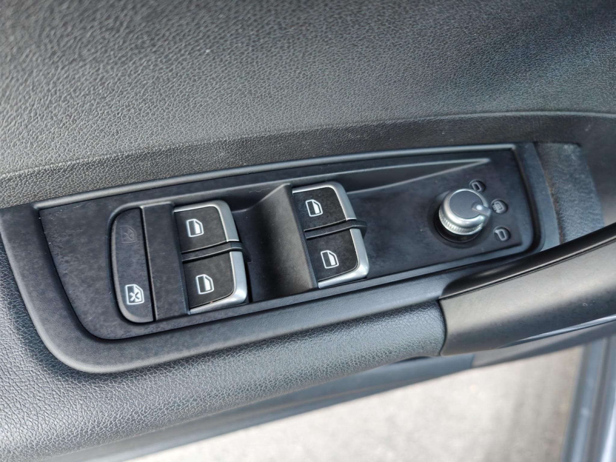 Audi A1 1.6 TDI SPORTBACK GPS BLUETOOTH CLIM AUTO APS AR (2015) - Photo 15