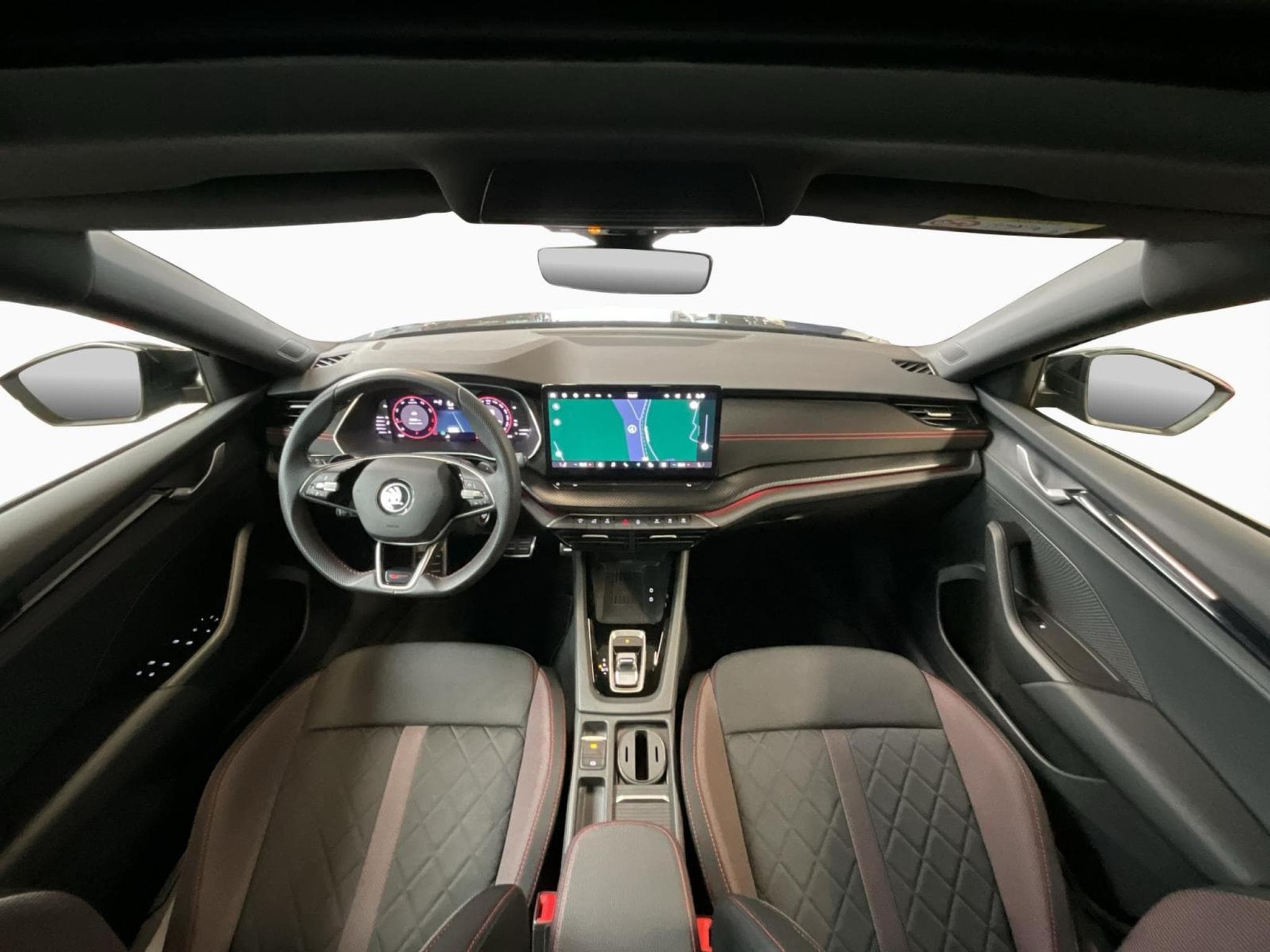 Skoda Octavia RS+DSG+Pano+360+Canton+AHK (2024) - Photo 2