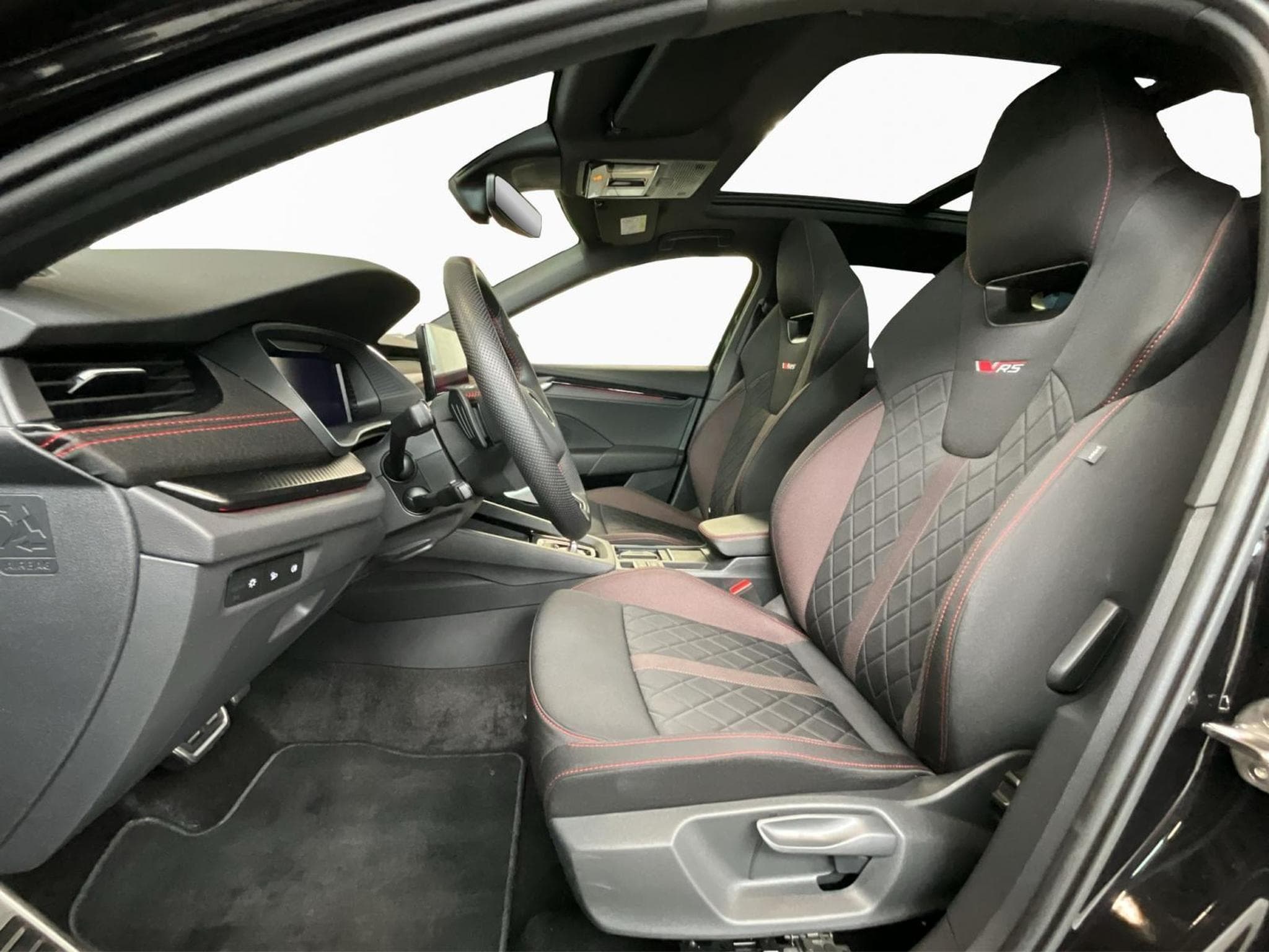Skoda Octavia RS+DSG+Pano+360+Canton+AHK (2024) - Photo 9
