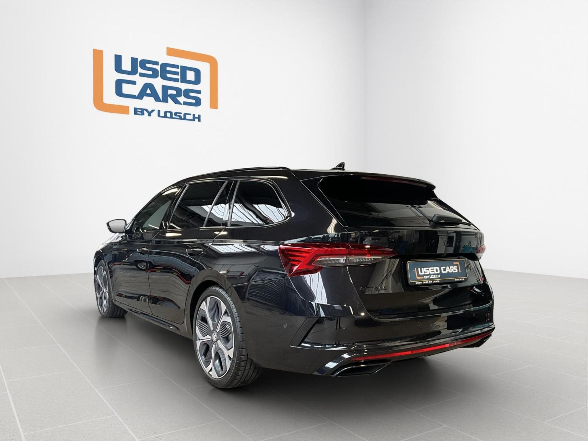 Skoda Octavia RS+DSG+Pano+360+Canton+AHK (2024) - Photo 6