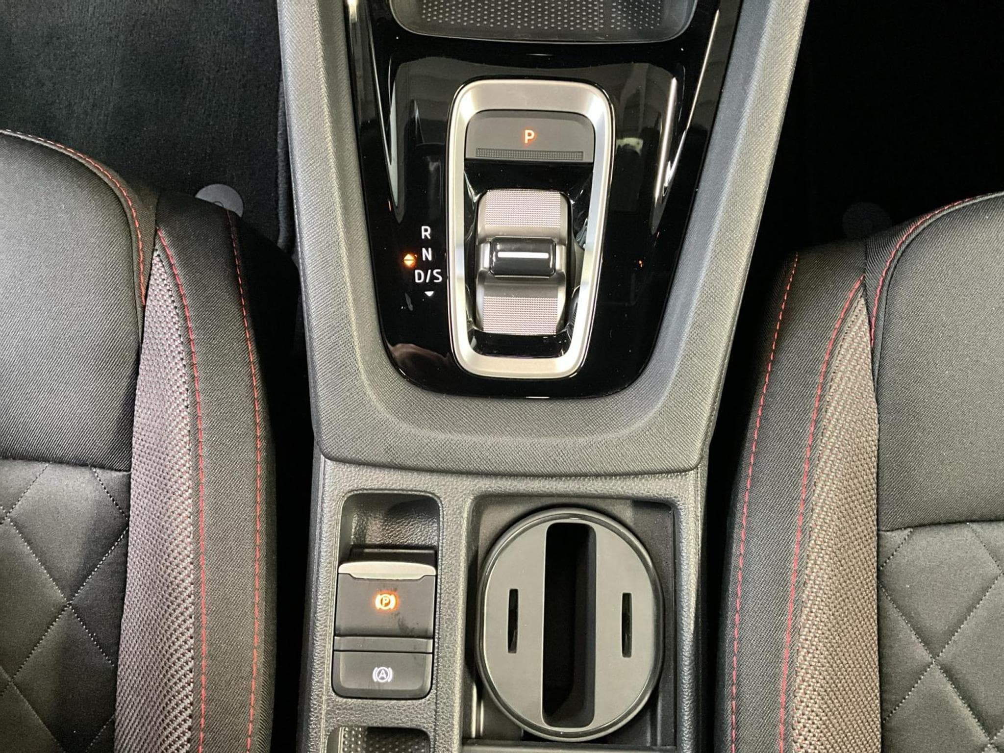 Skoda Octavia RS+DSG+Pano+360+Canton+AHK (2024) - Photo 12