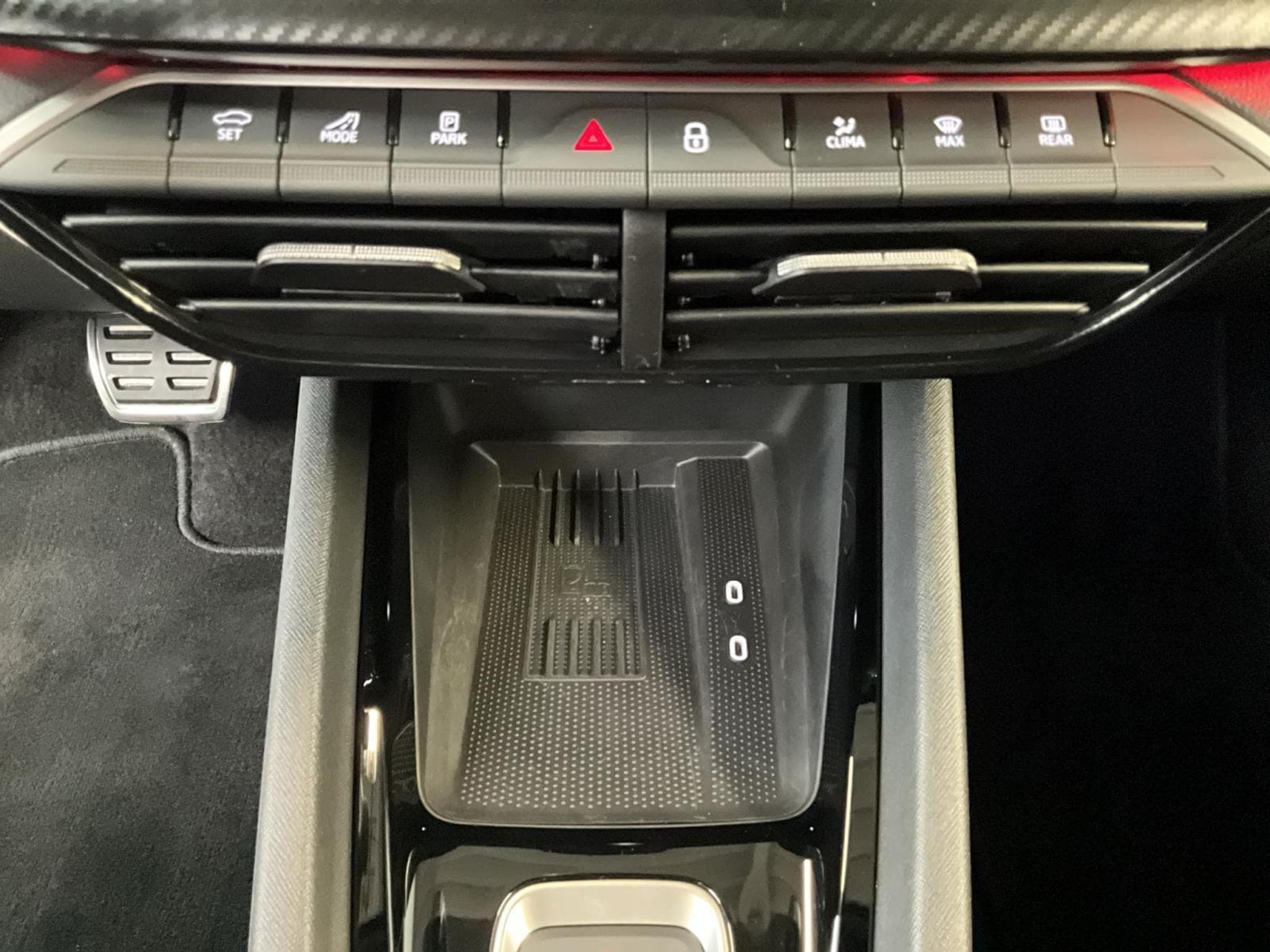 Skoda Octavia RS+DSG+Pano+360+Canton+AHK (2024) - Photo 22