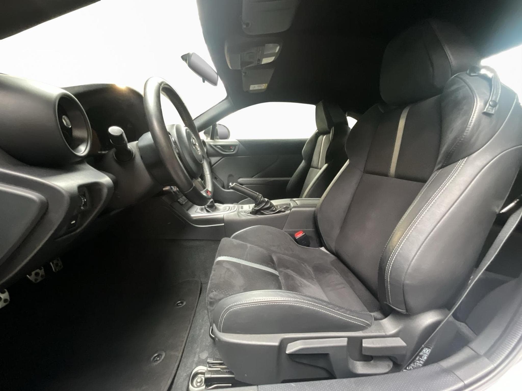 Toyota GR86 2.4l+235PS+6gang+LED+LM18+Sitzheizung (2022) - Foto 9