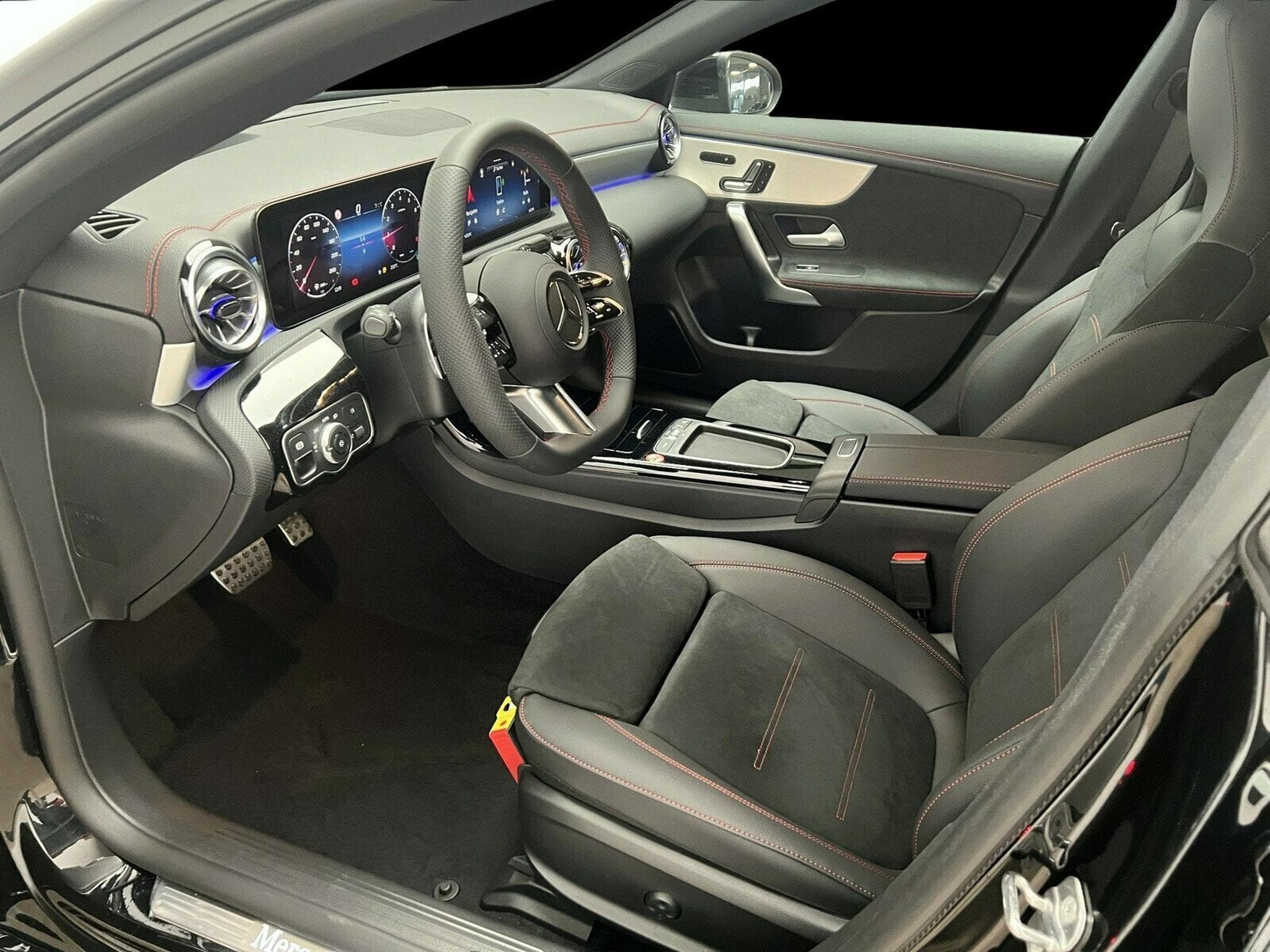 Mercedes CLA AMG-Line Premium Plus (2025) - Photo 8