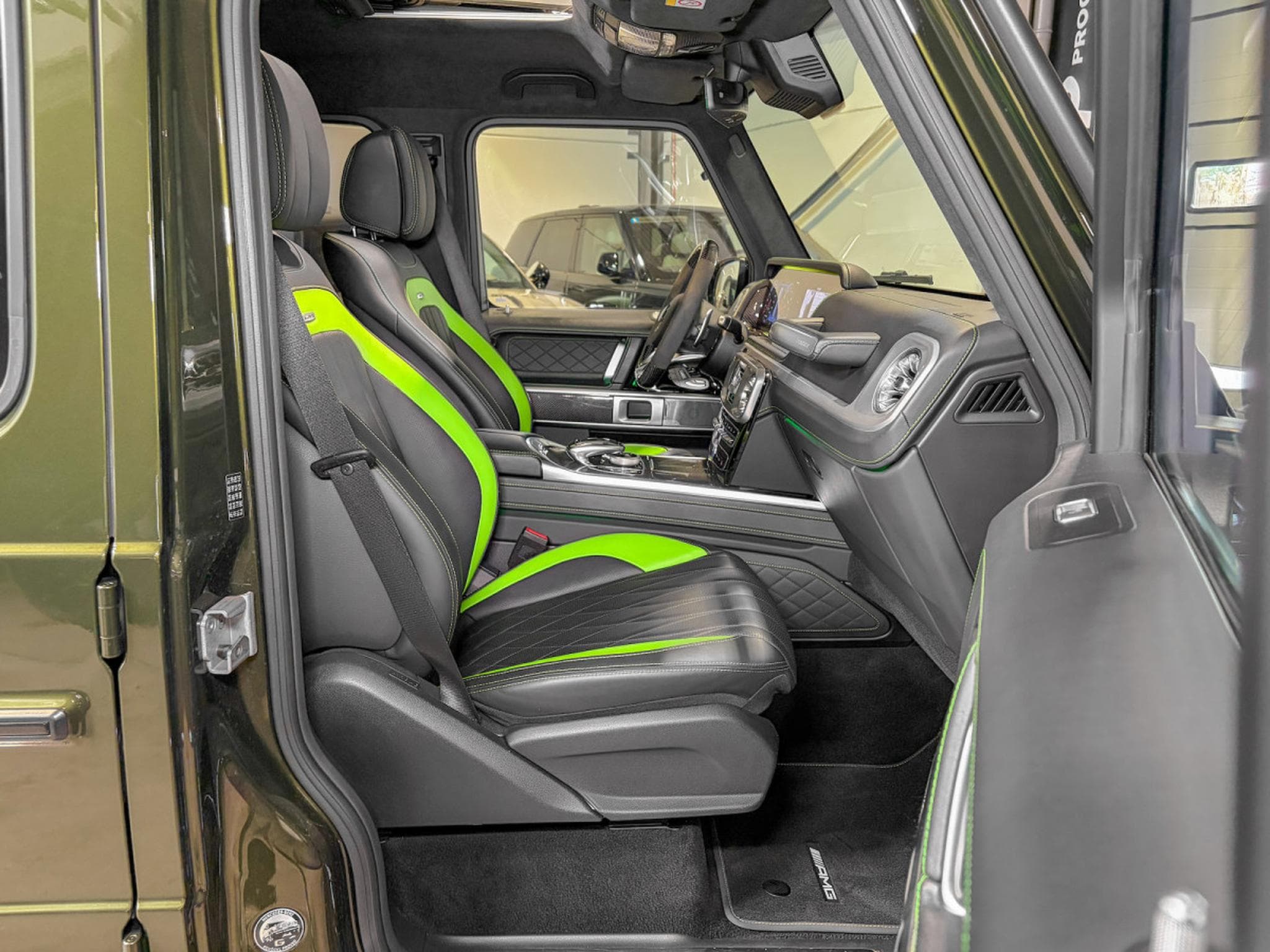 Mercedes G 63 AMG G63 AMG MANUFAKTUR/22/BURMESTER/DESIGNO MAGNO/360° (2023) - Photo 17