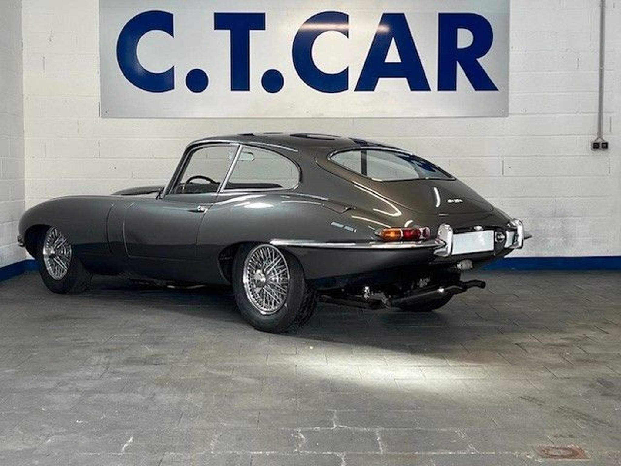 Jaguar E-Type S1 3.8 - Schalter - Top (1963) - Photo 3