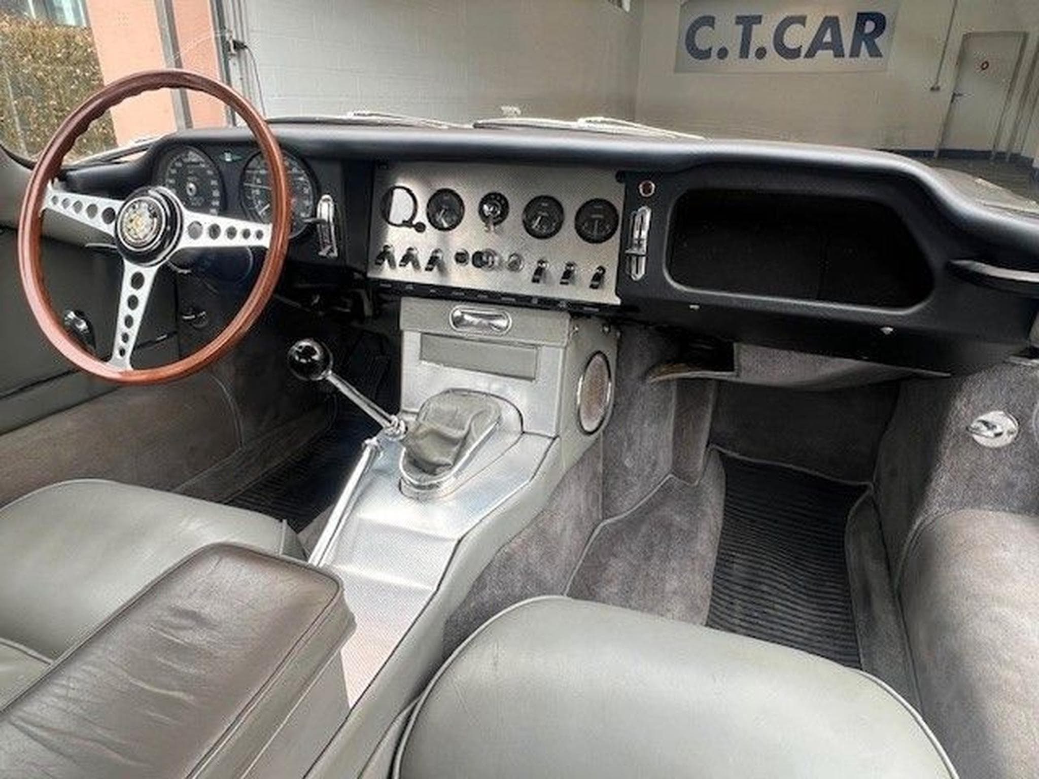 Jaguar E-Type S1 3.8 - Schalter - Top (1963) - Photo 5