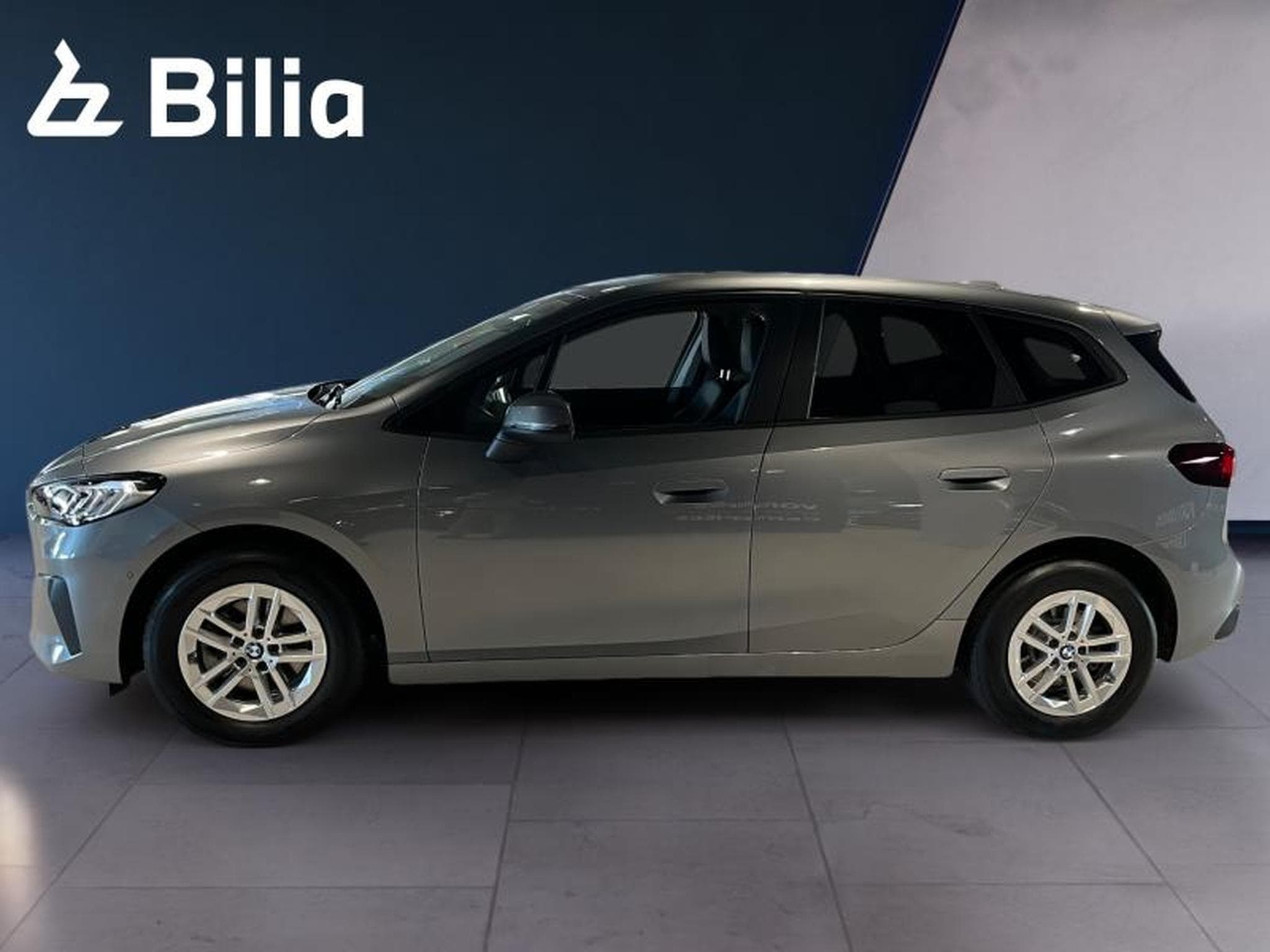 BMW 216 216i Active Tourer (2023) - Photo 3