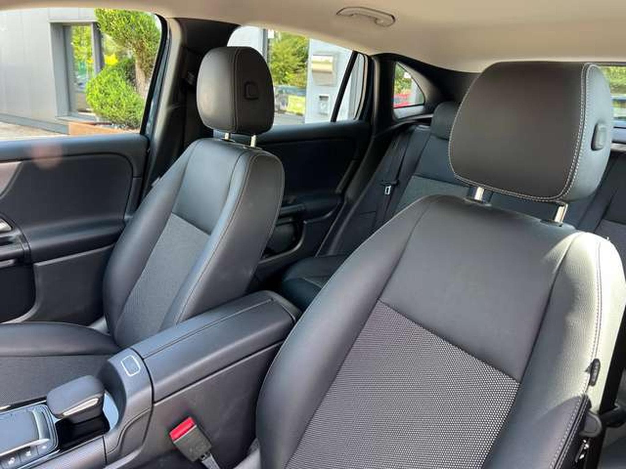 Mercedes GLA 200 BUSINESS SOLUTION ESSENTIAL 150 CV (2021) - Photo 6