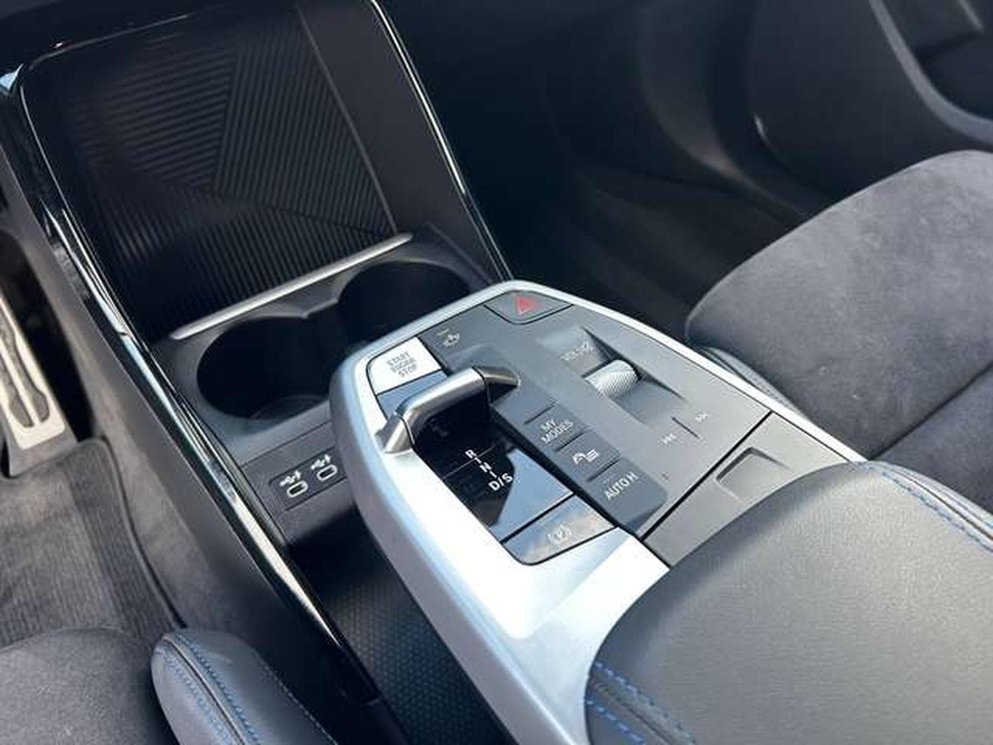 BMW 218 ACTIVE TOURER Pack M ESSSENCE 136 CV (2023) - Photo 5