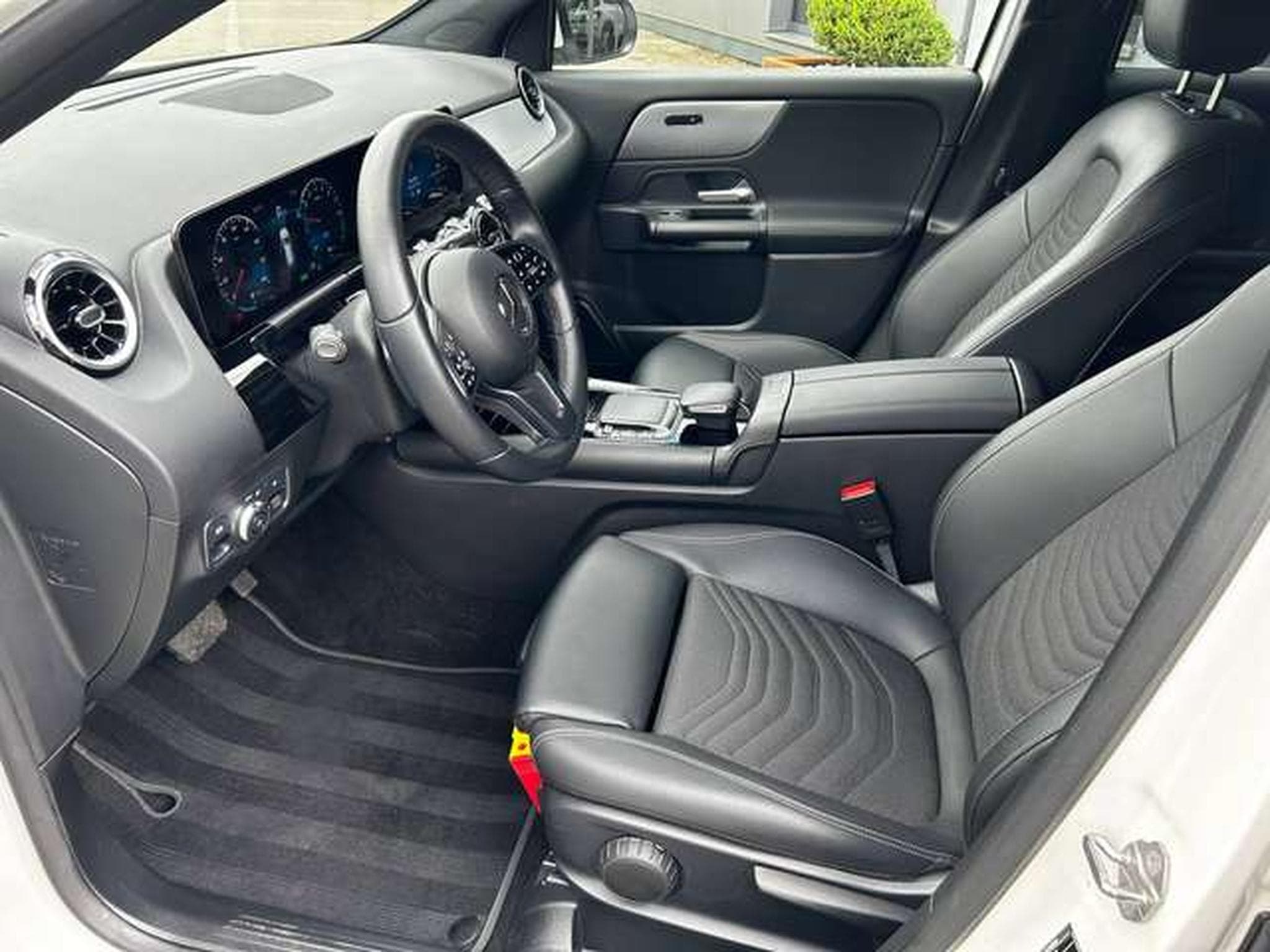 Mercedes GLA 250 HYBRIDE ESSENCE BUSINESS (2022) - Photo 3