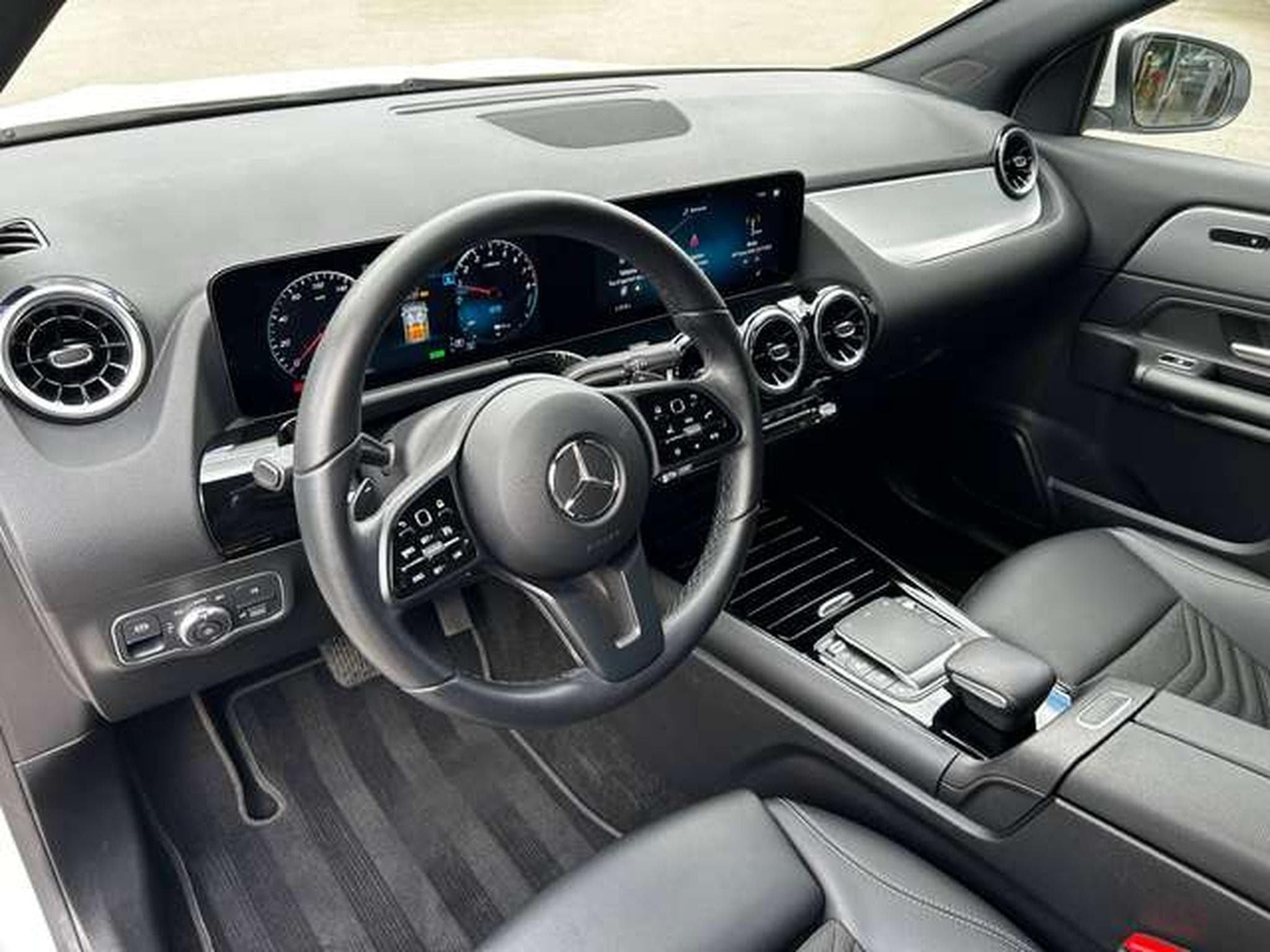 Mercedes GLA 250 HYBRIDE ESSENCE BUSINESS (2022) - Photo 4