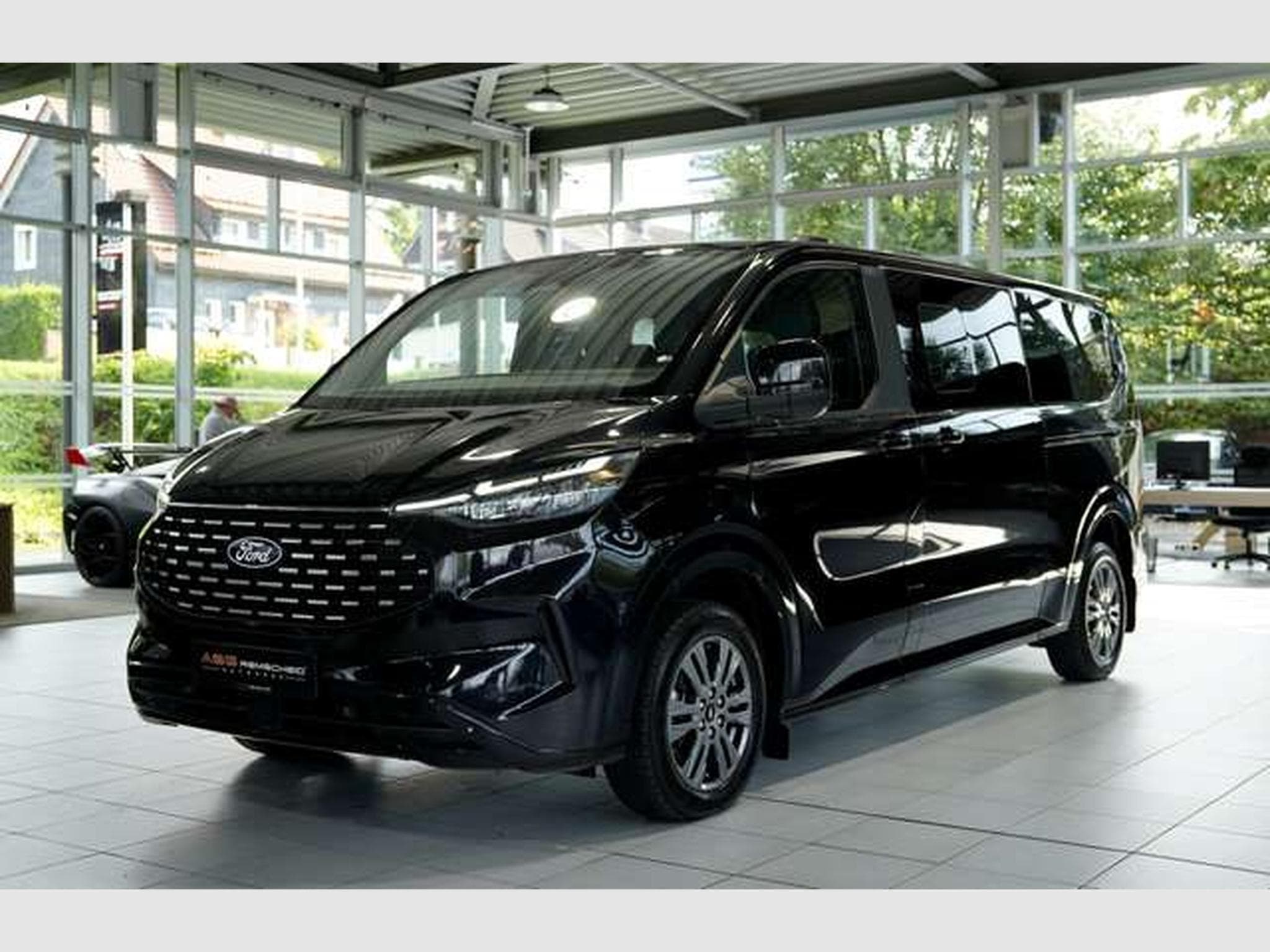 Ford Autres 320 L2 Tourneo Titanium FWD *9-Sitzer (2025) - Foto 3
