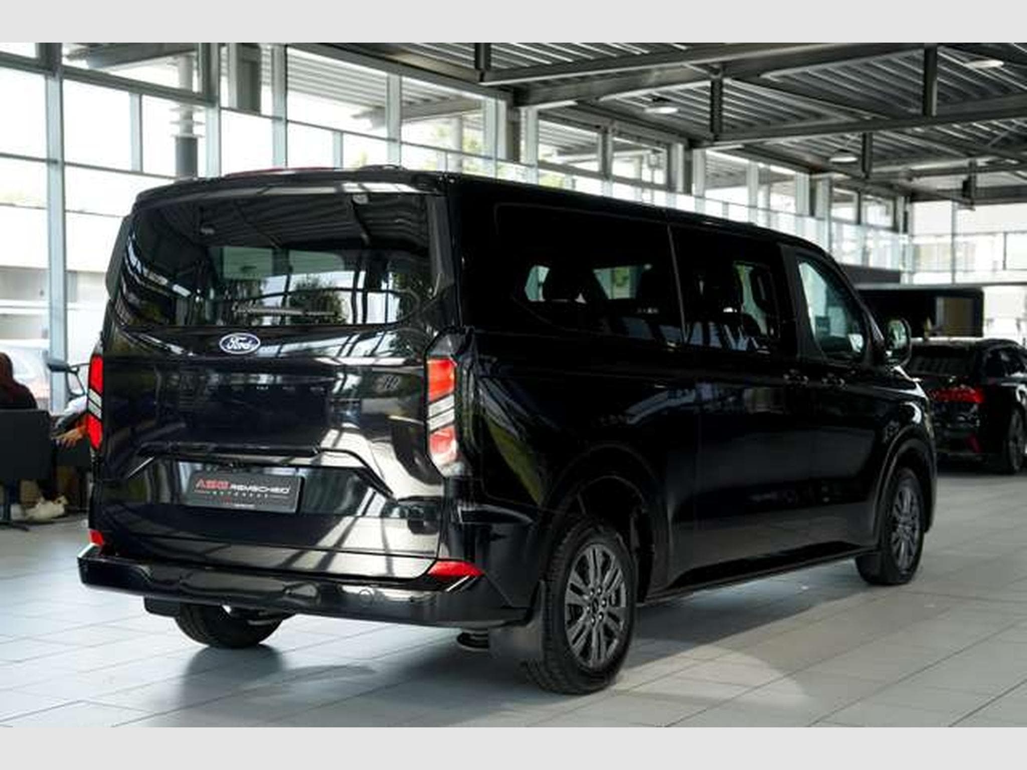 Ford Autres 320 L2 Tourneo Titanium FWD *9-Sitzer (2025) - Foto 7