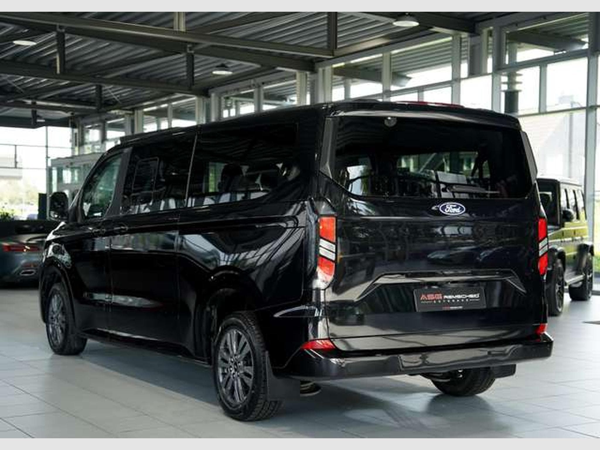 Ford Autres 320 L2 Tourneo Titanium FWD *9-Sitzer (2025) - Foto 9