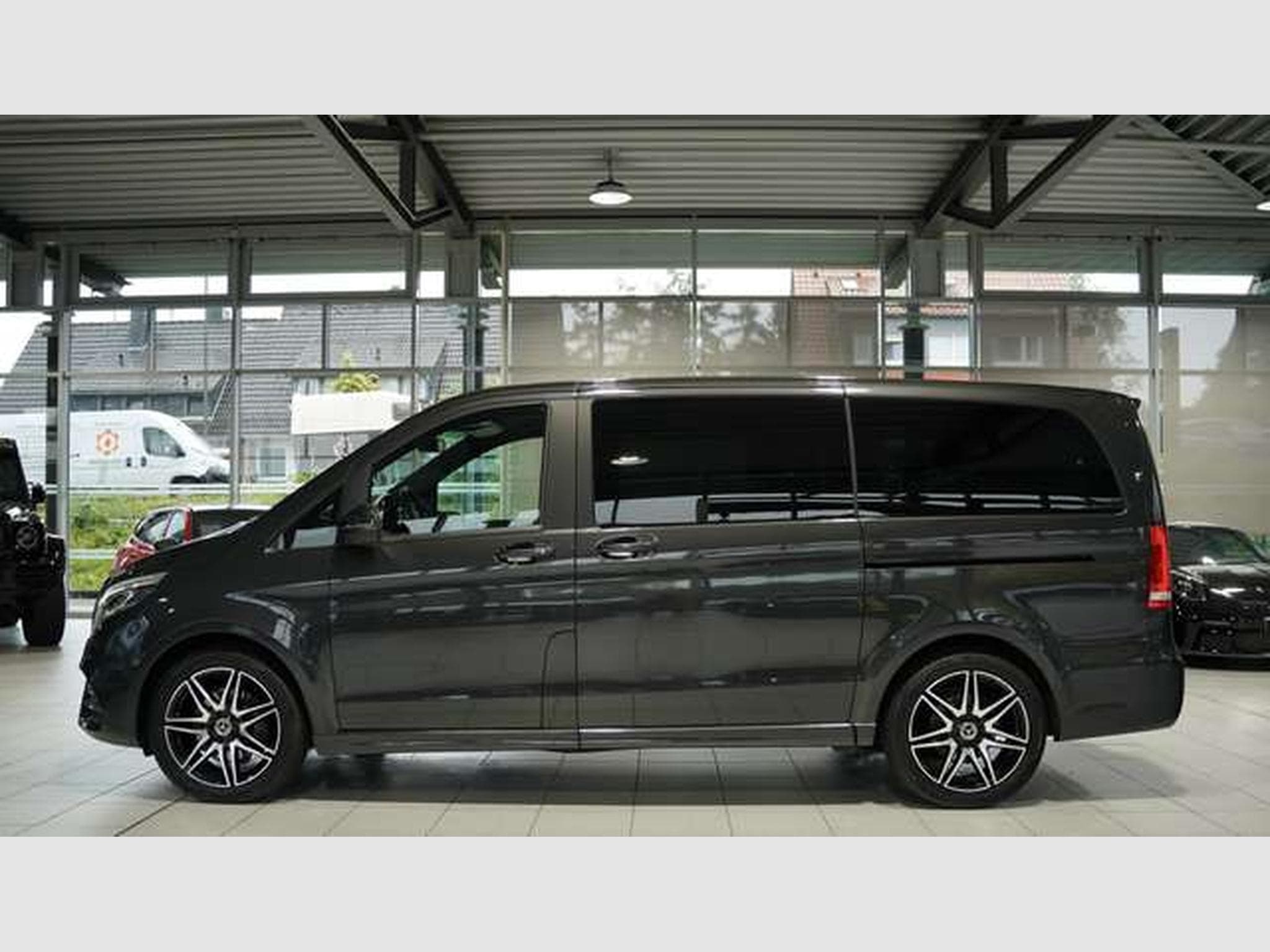 Mercedes V d AMG Line Avantgarde 4M lang 2H *Pano*AHK (2019) - Photo 11