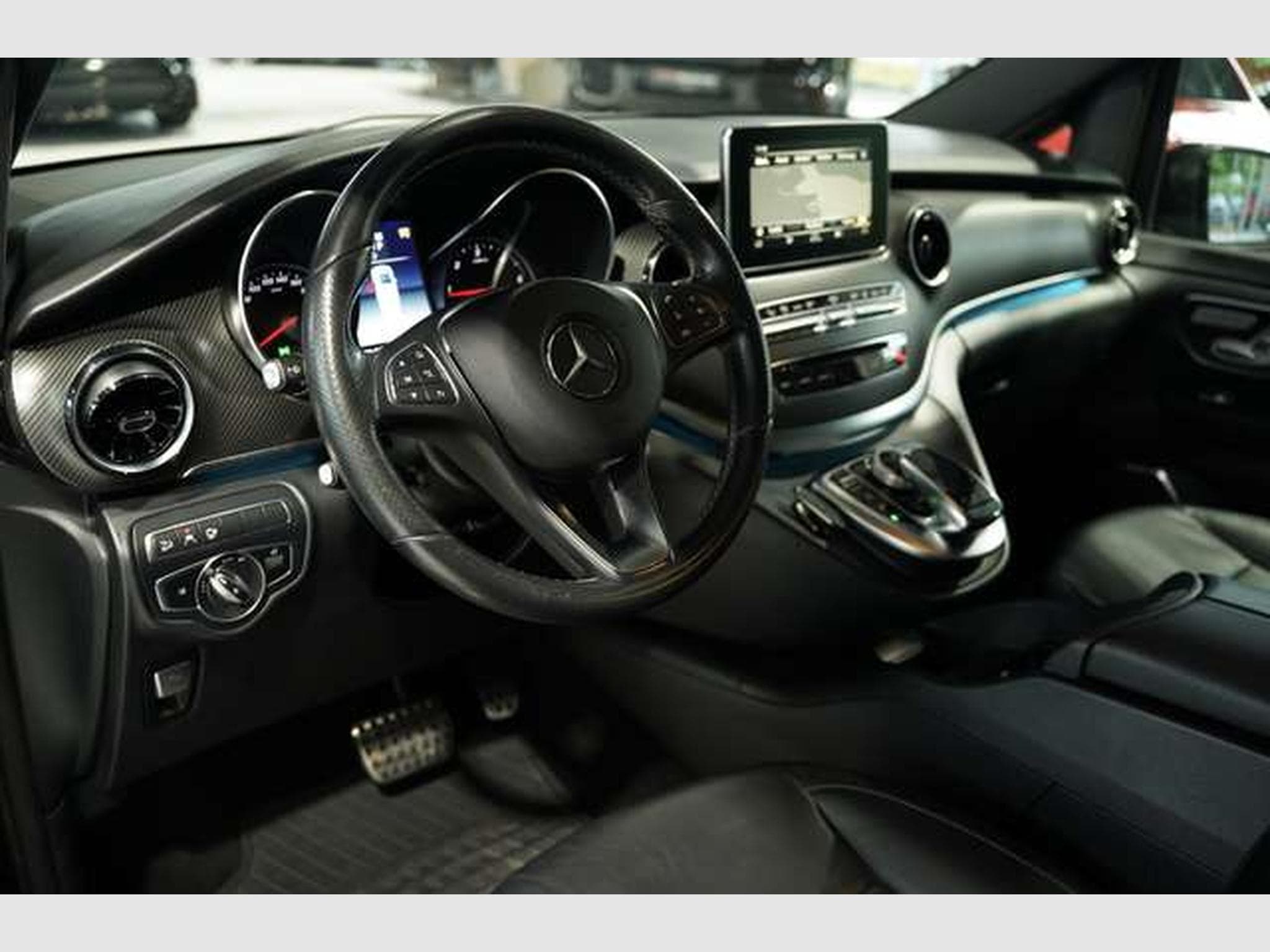 Mercedes V d AMG Line Avantgarde 4M lang 2H *Pano*AHK (2019) - Photo 35