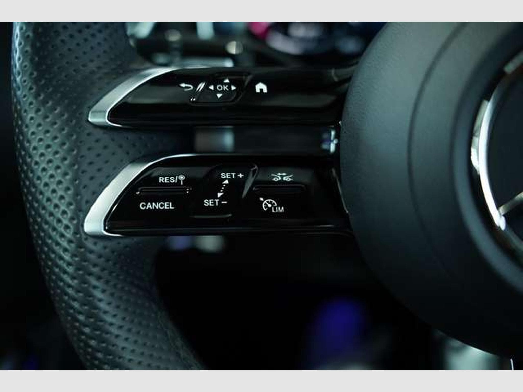 Mercedes CLE 200 AMG Line Premium Coupé *Pano *Night *SHZ (2024) - Photo 34