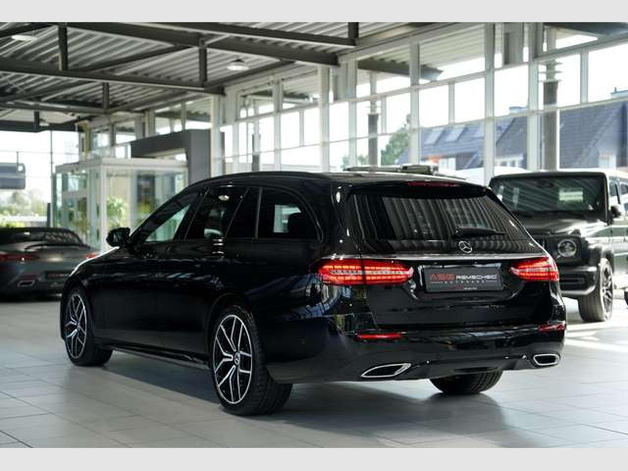 Mercedes E 400 d 4M T AMG Line 2H *19*GSD*Night*360°*AHK (2023) - Photo 9