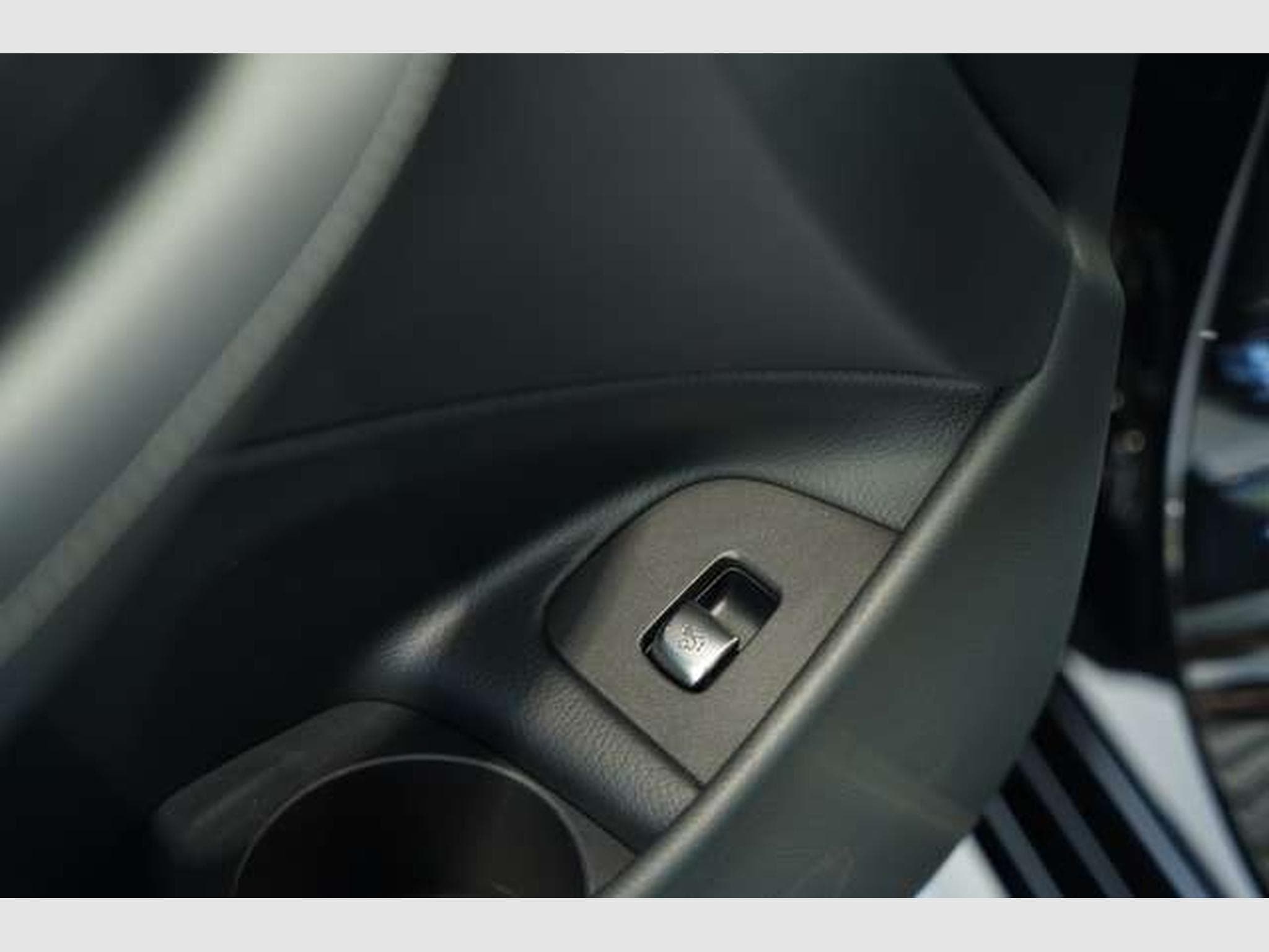Mercedes E 400 d 4M T AMG Line 2H *19*GSD*Night*360°*AHK (2023) - Photo 26