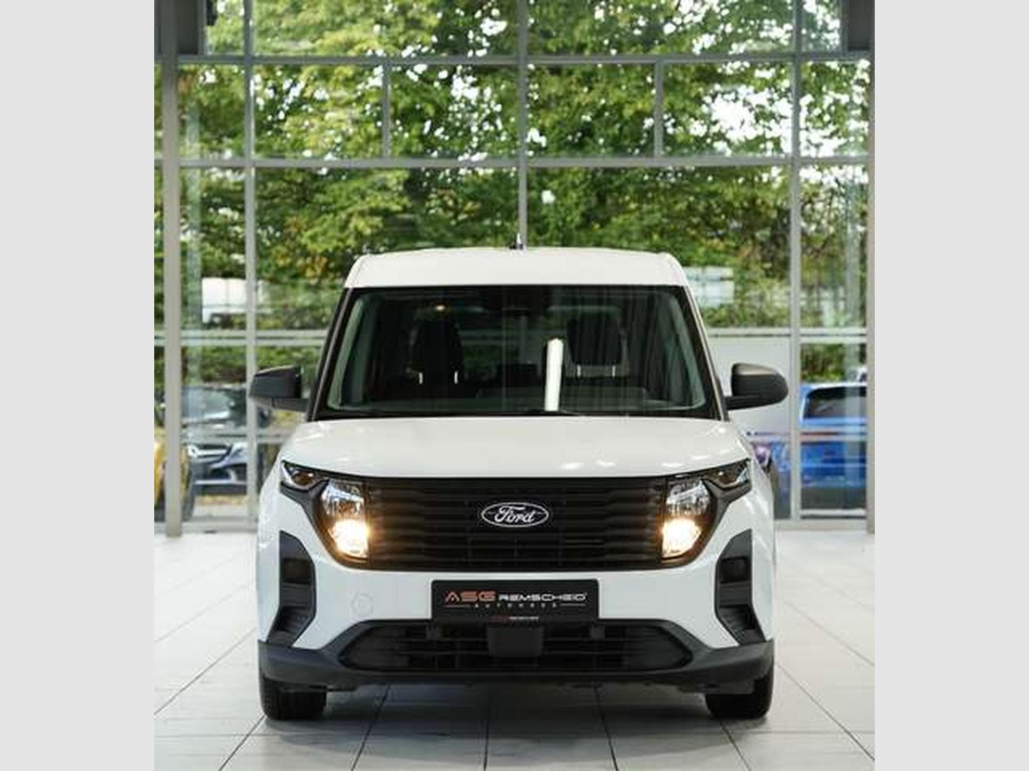 Ford Tourneo 1.0 EcoBoost Trend (2025) - Photo 3