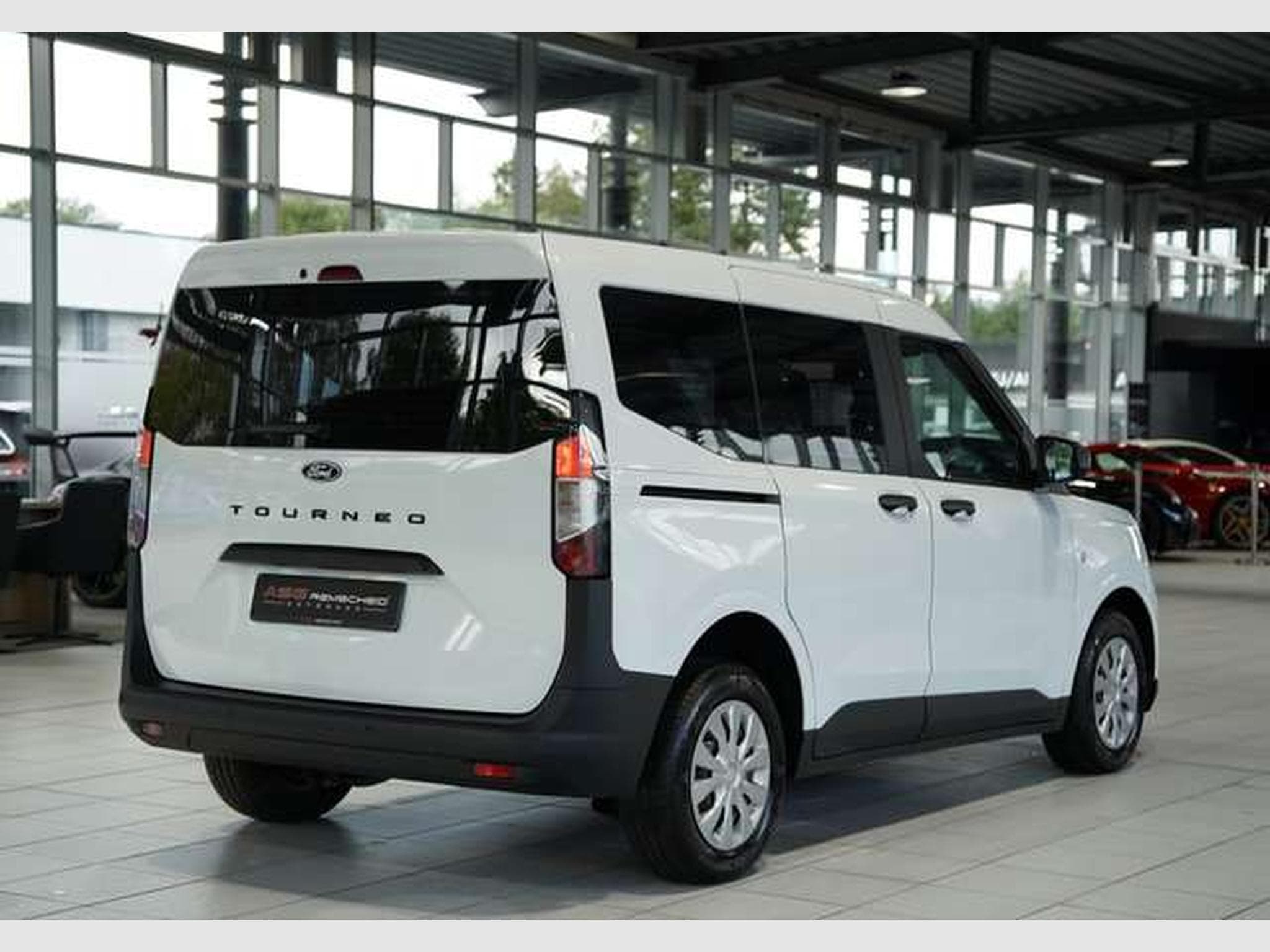 Ford Tourneo 1.0 EcoBoost Trend (2025) - Photo 6