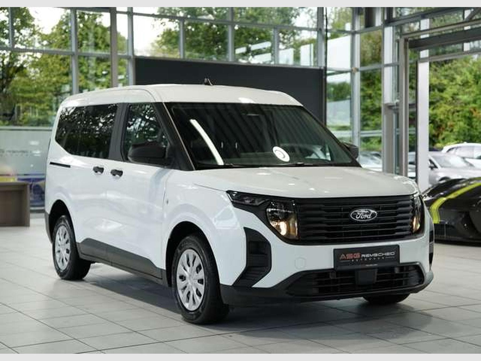 Ford Tourneo 1.0 EcoBoost Trend (2025) - Photo 4