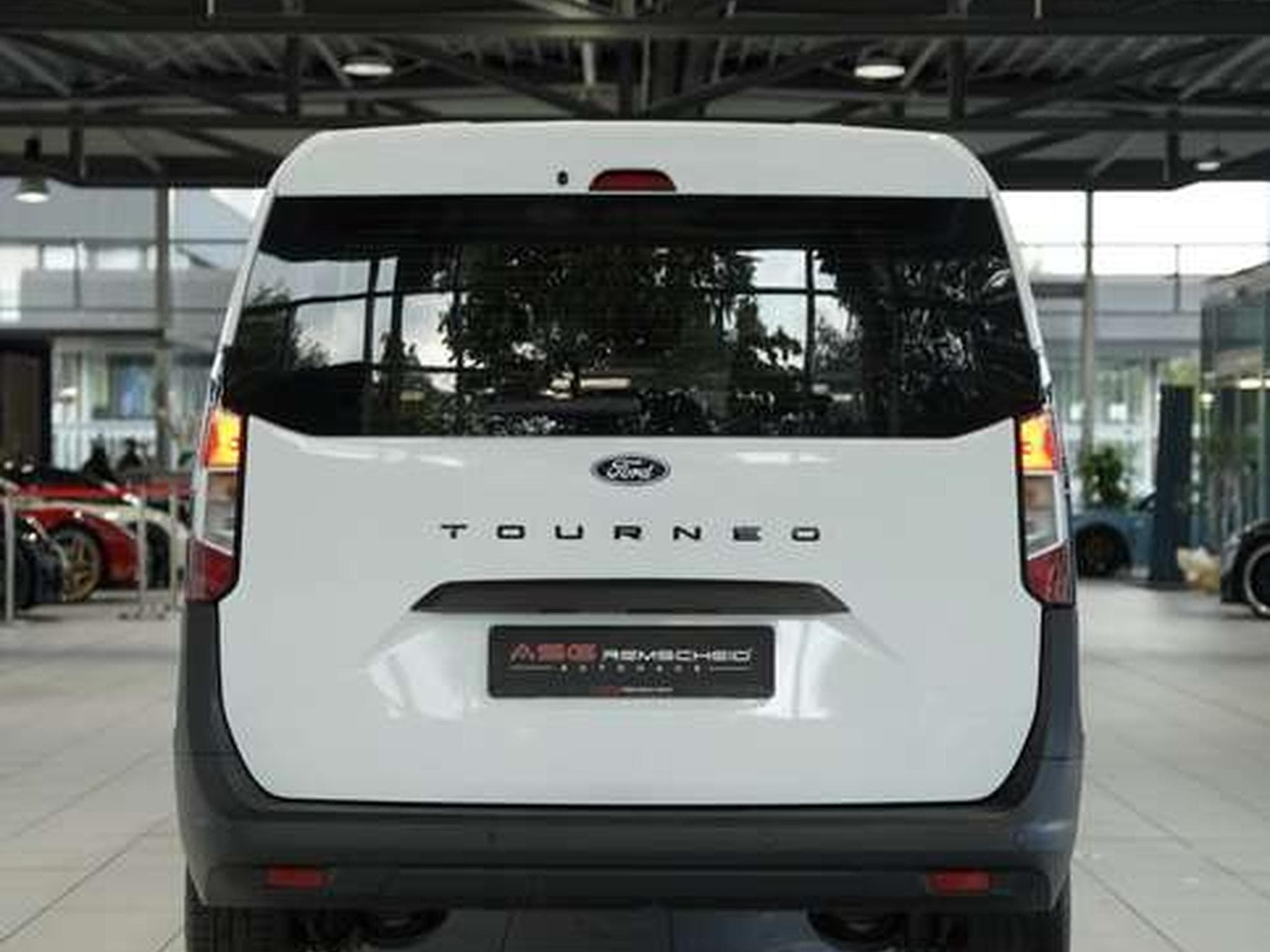 Ford Tourneo 1.0 EcoBoost Trend (2025) - Photo 7