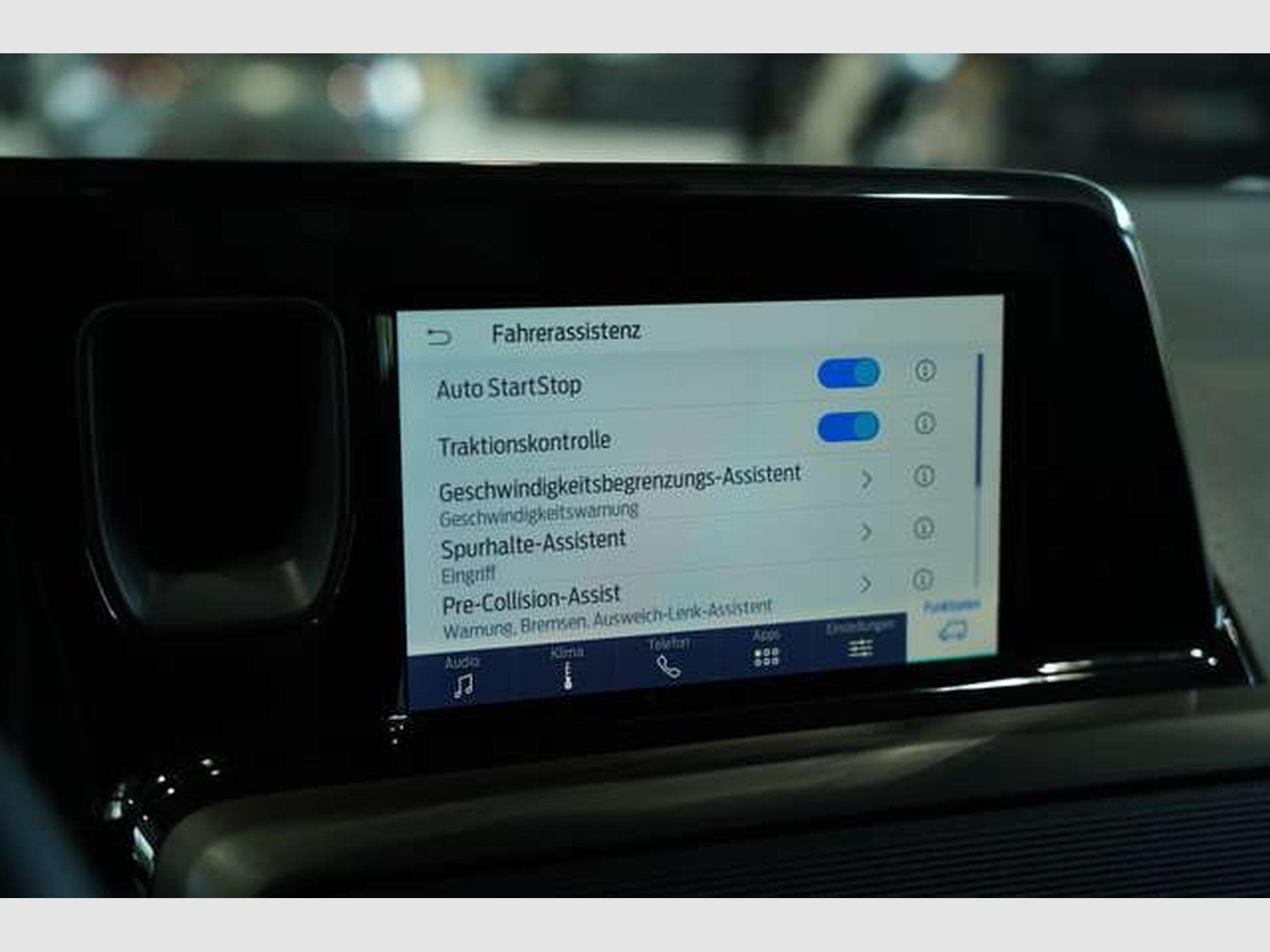 Ford Tourneo 1.0 EcoBoost Trend (2025) - Photo 24
