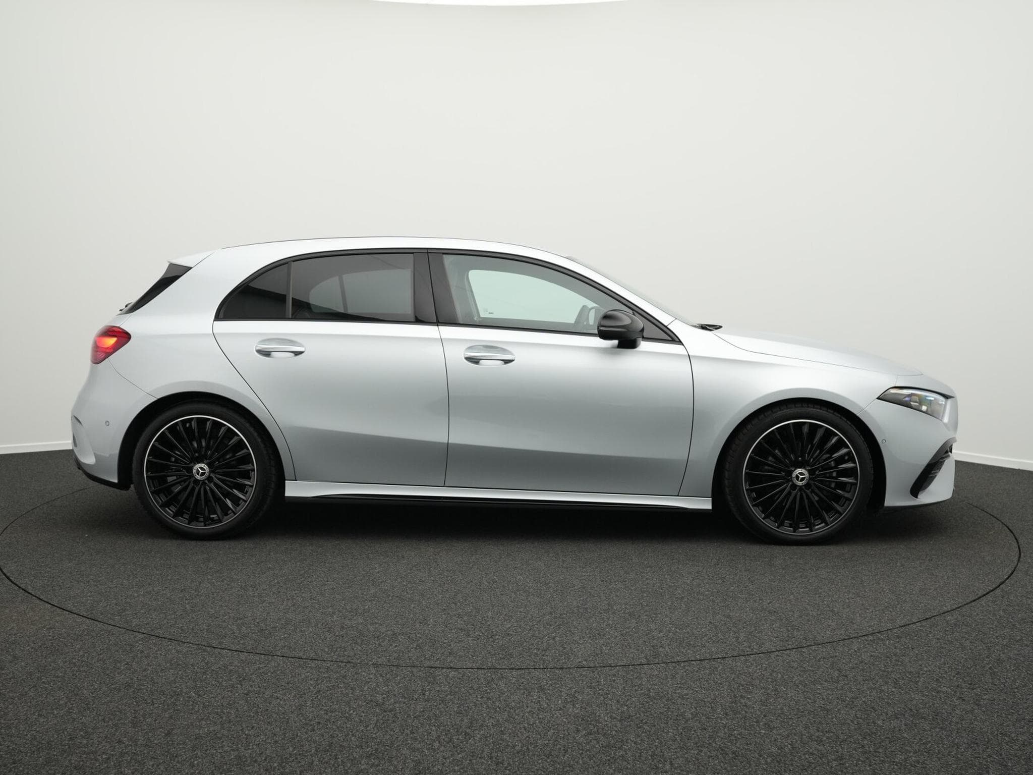 Mercedes A 200 AMG Line/Edition/Navi/Distronic/LED (2025) - Foto 5