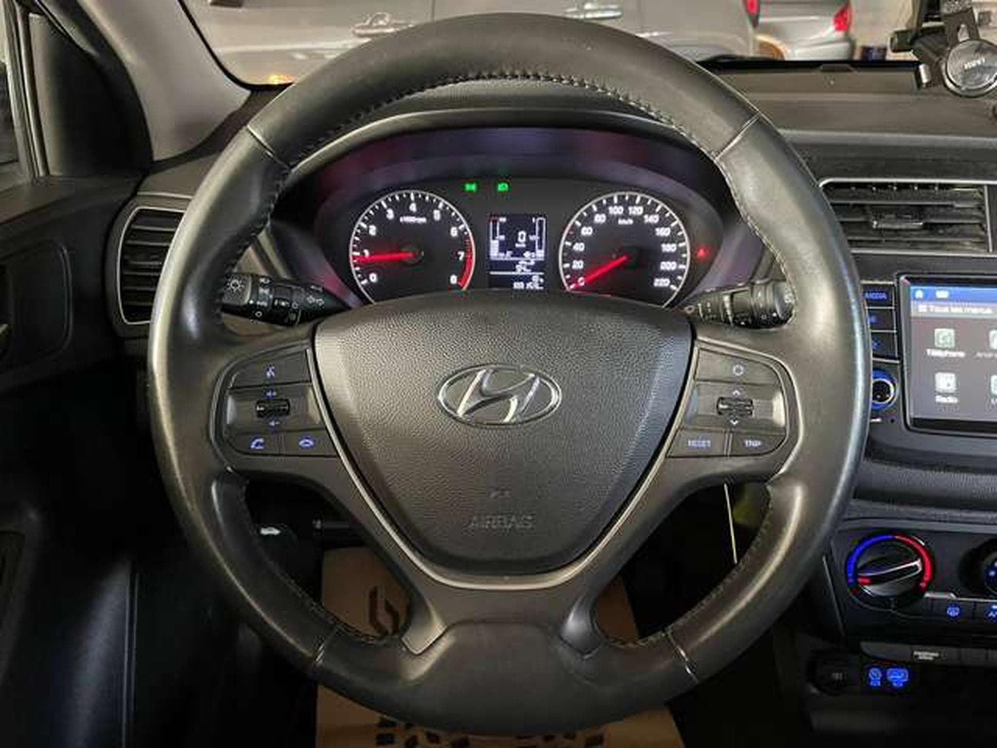 Hyundai i20 FULL SERVICES - JUSQU'A 36 MOIS DE GARANTIE (2020) - Foto 13