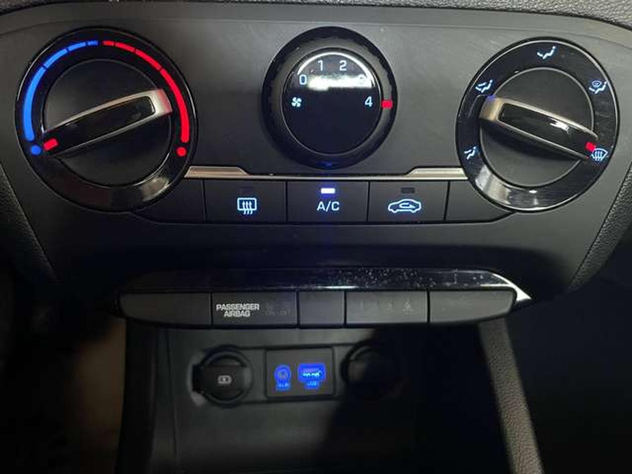 Hyundai i20 FULL SERVICES - JUSQU'A 36 MOIS DE GARANTIE (2020) - Foto 23