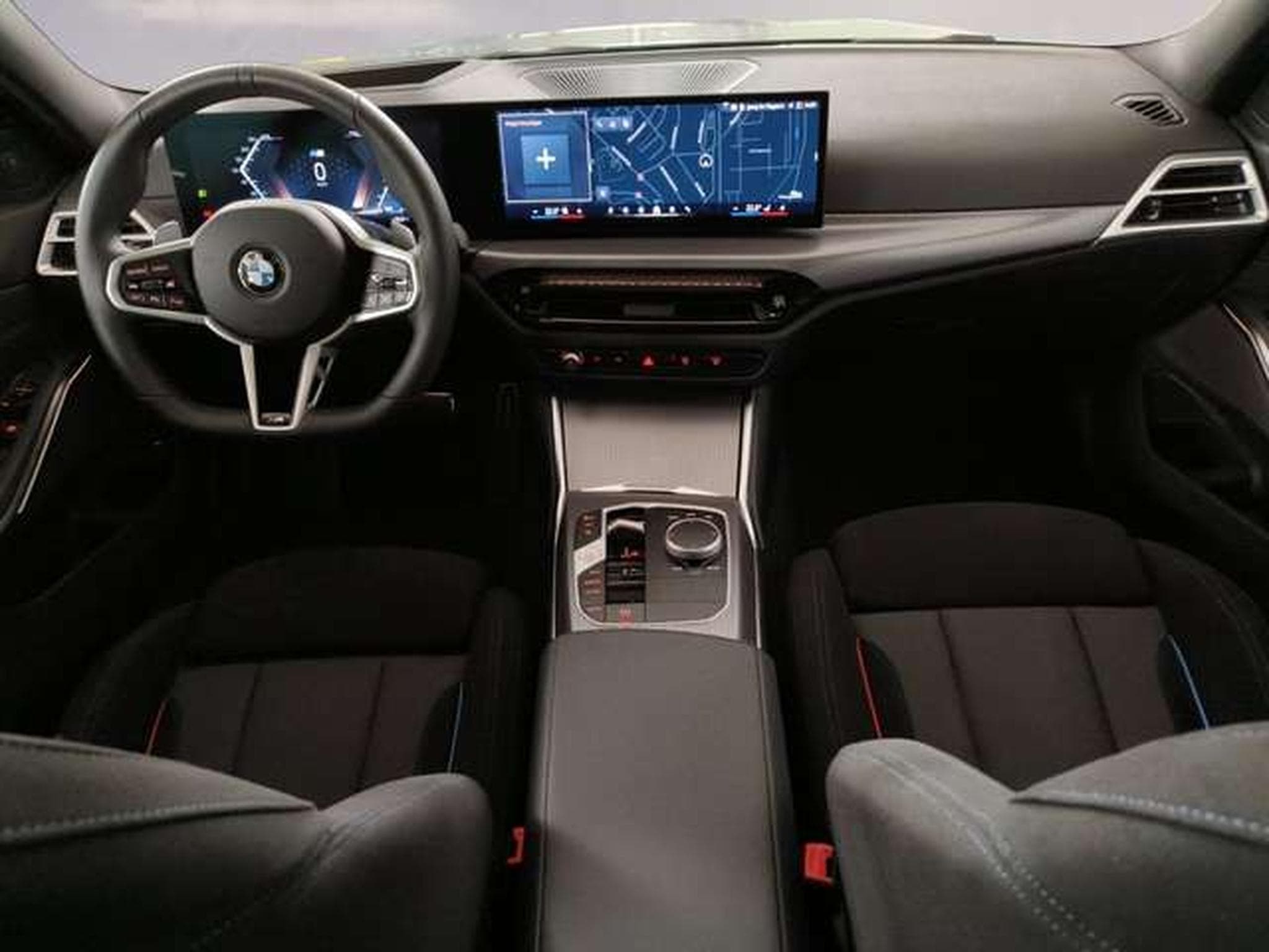 BMW 330 d xDrive M Sportpaket Head-Up HK HiFi DAB (2026) - Foto 5