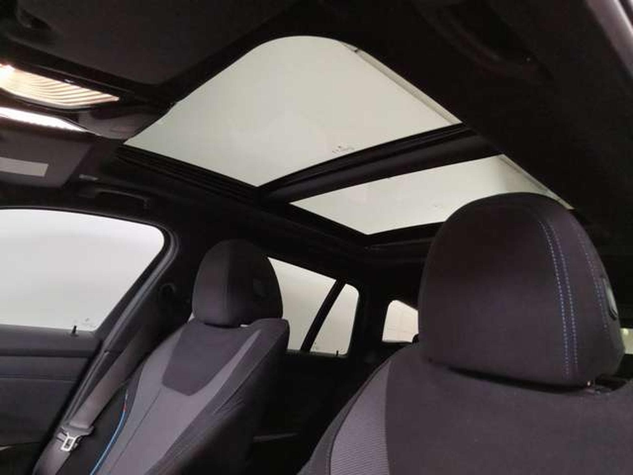 BMW 330 d xDrive M Sportpaket Head-Up HK HiFi DAB (2026) - Foto 14