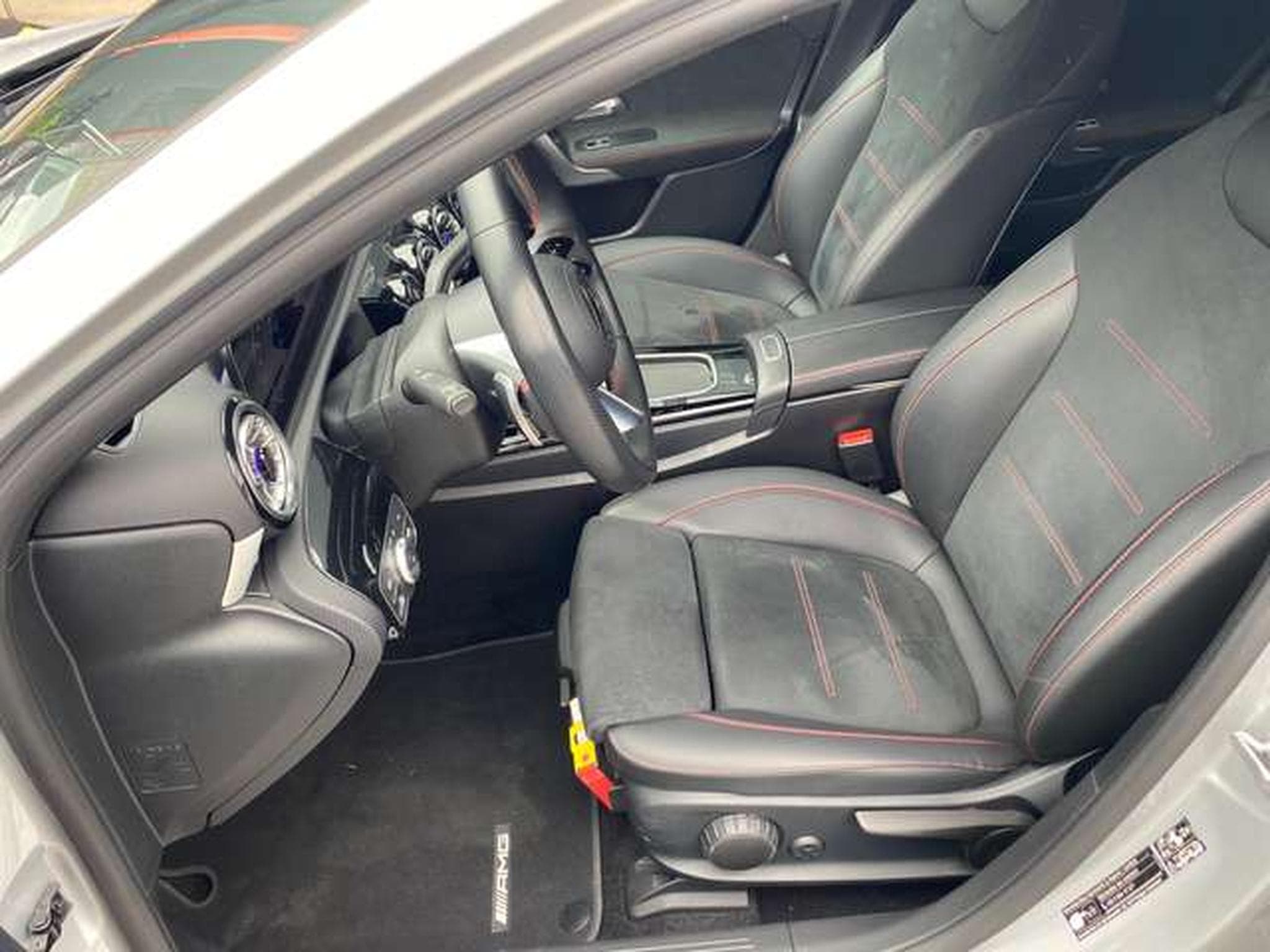Mercedes A 180 A 180 7G-DCT Lim. AMG Line Advanced Plus (2023) - Photo 7