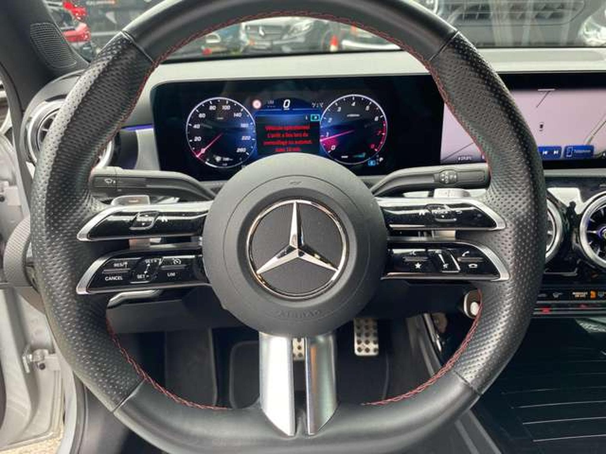 Mercedes A 180 A 180 7G-DCT Lim. AMG Line Advanced Plus (2023) - Photo 9
