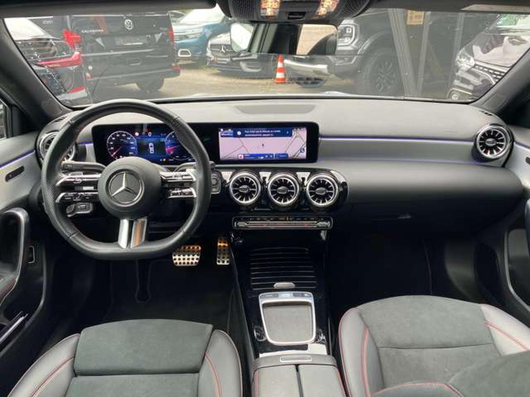 Mercedes A 180 A 180 7G-DCT Lim. AMG Line Advanced Plus (2023) - Photo 16
