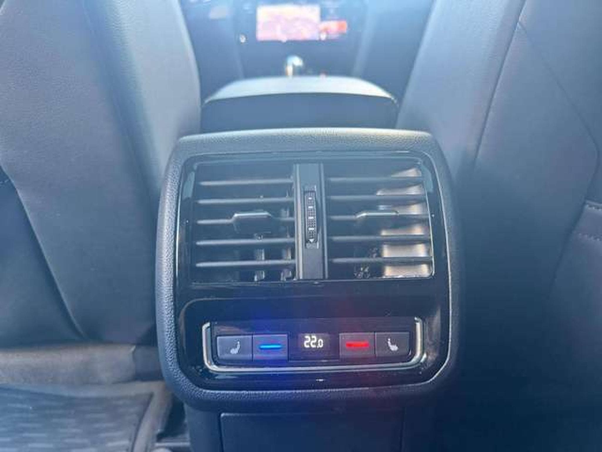 VW Arteon 2.0 TDI SCR 4Motion DSG R-Line / R-SEAT /  JUSQU'A 36 MOIS D (2021) - Foto 22