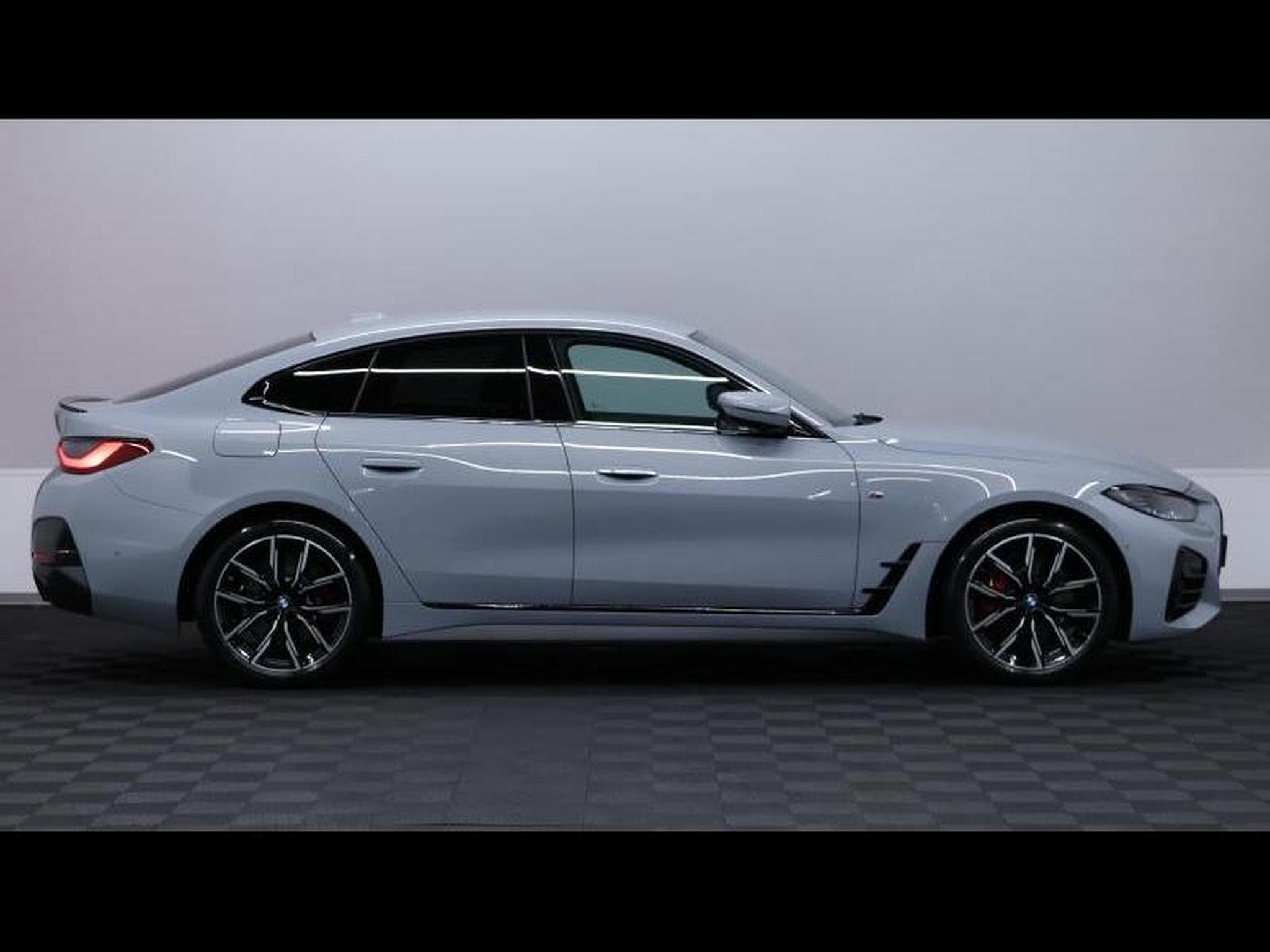 BMW 420 i Grand Coupe M SPORT Pro (2022) - Foto 4