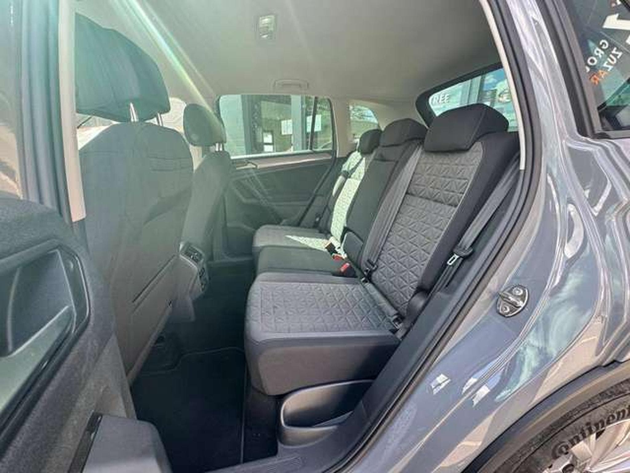 VW Tiguan Tiguan 2.0 TDI SCR DSG Life JUSQU'A 36 MOIS DE GARANTIE (2022) - Foto 20