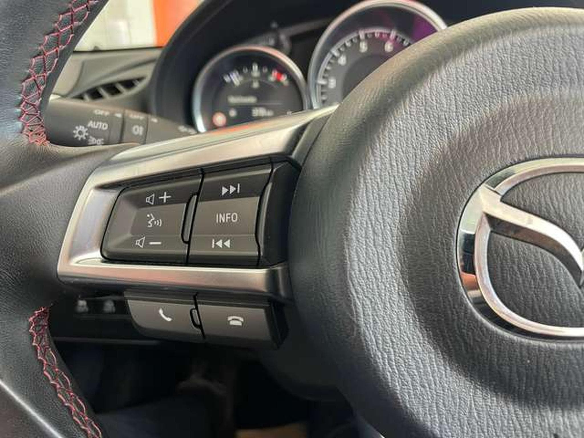 Mazda MX-5 2.0 SKYACTIV-G 184 Ch GARANTIE JUSQU'A 36 MOIS (2018) - Photo 19