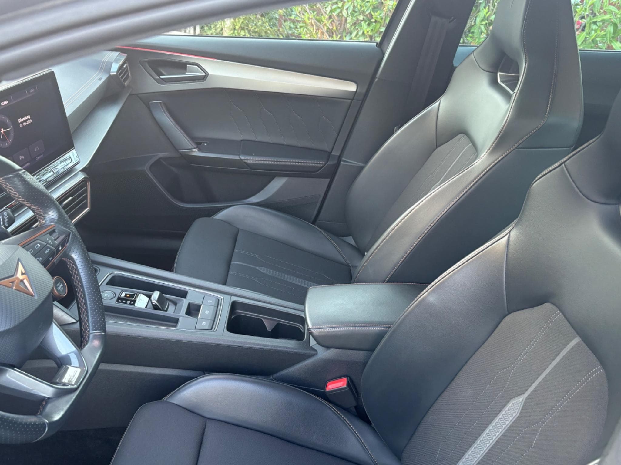 Cupra Formentor 2.0 TSI 228 KW 4drive DSG (2021) - Photo 2